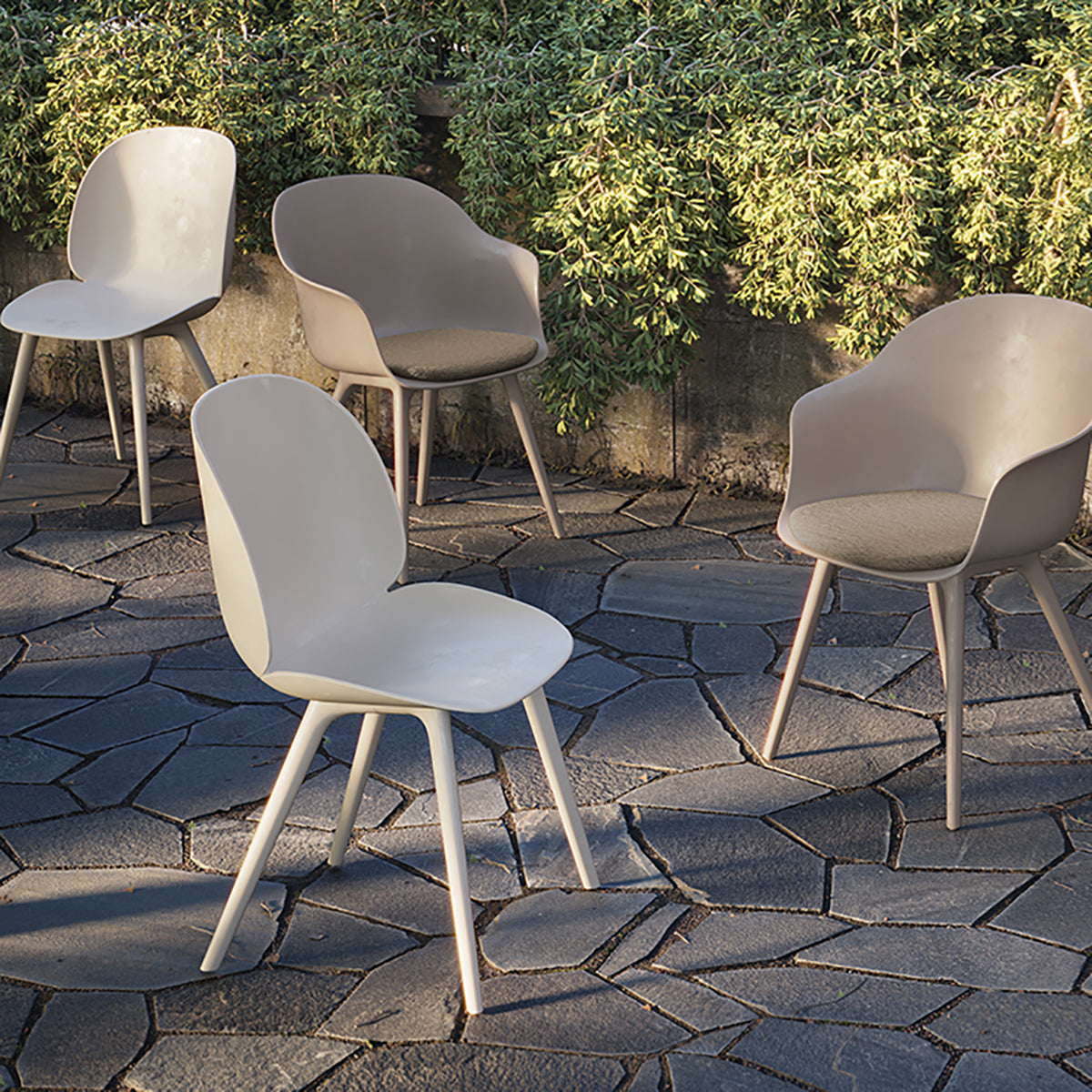 Beetle Outdoor Dining Chair: Plastic Base