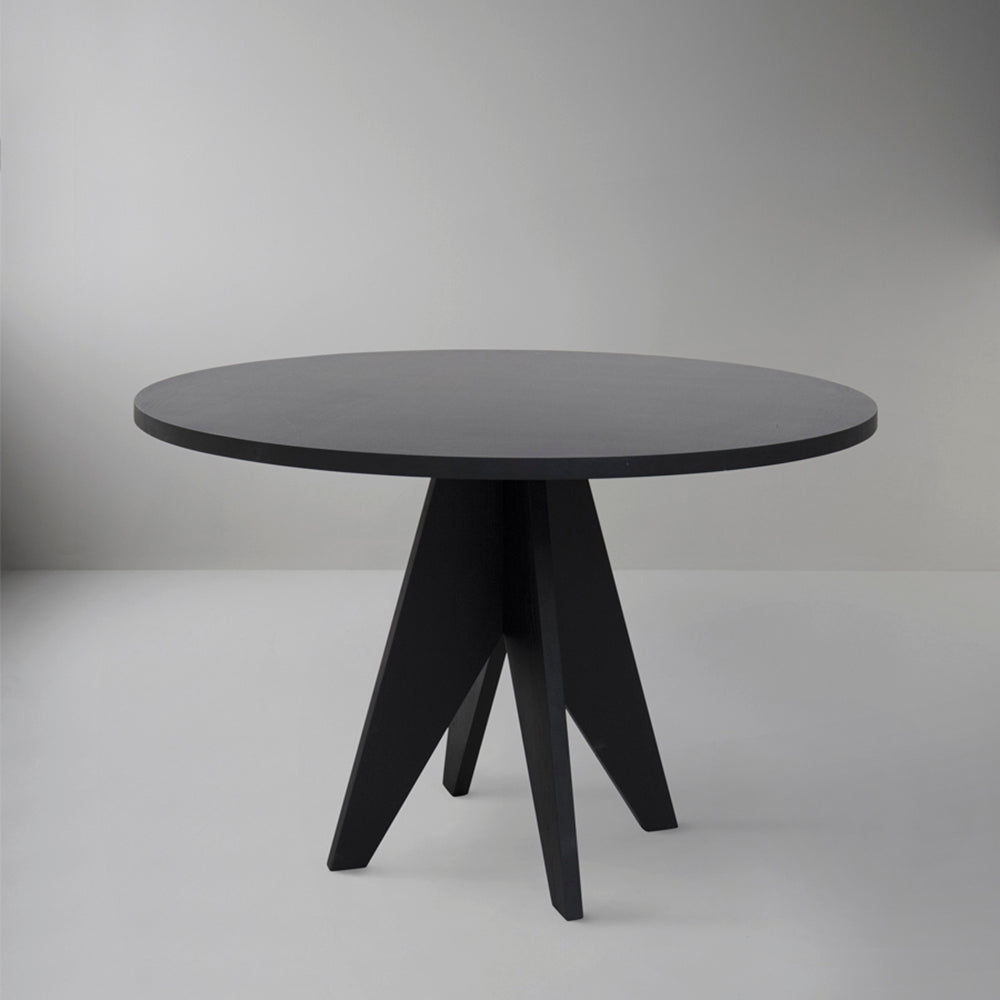 Pose Round Dining Table