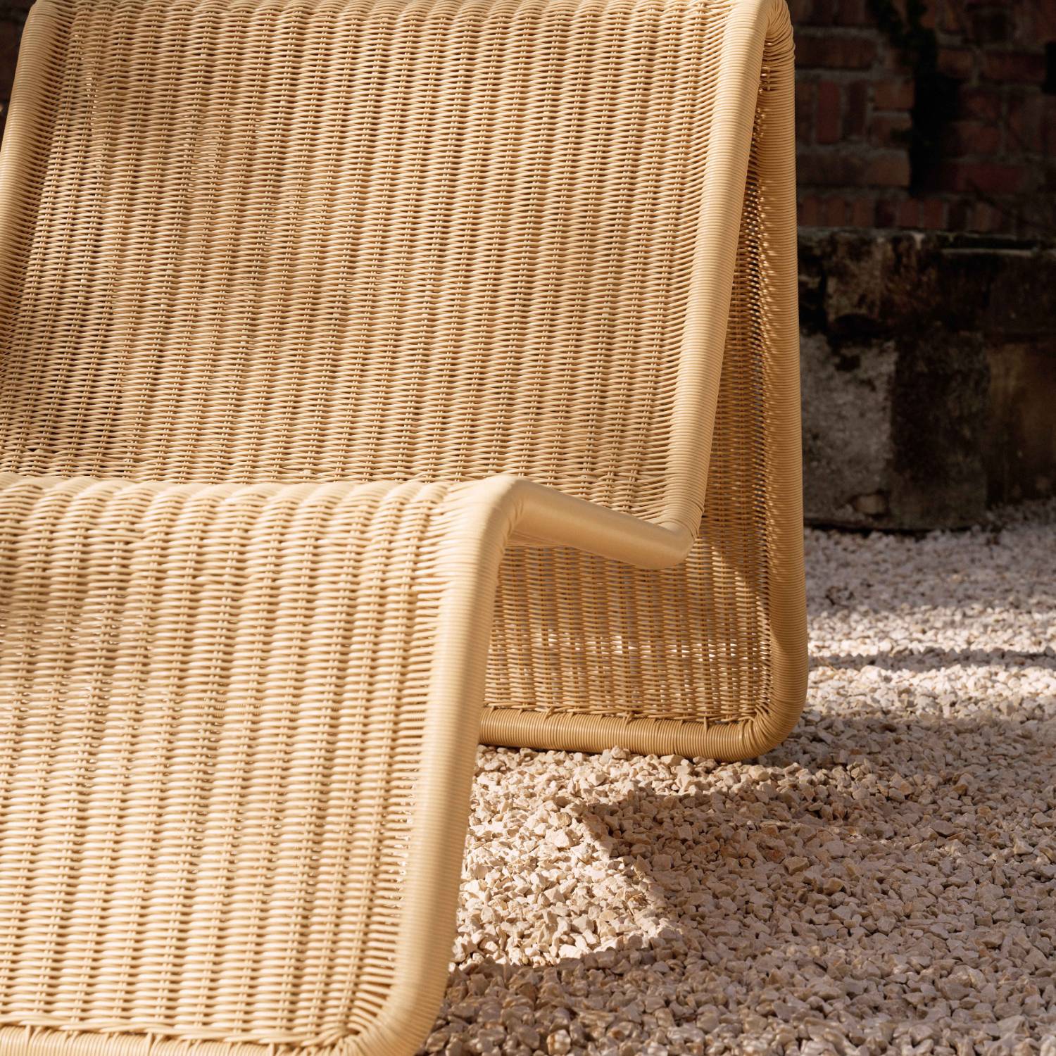 P3 Lounge Chair: Outdoor