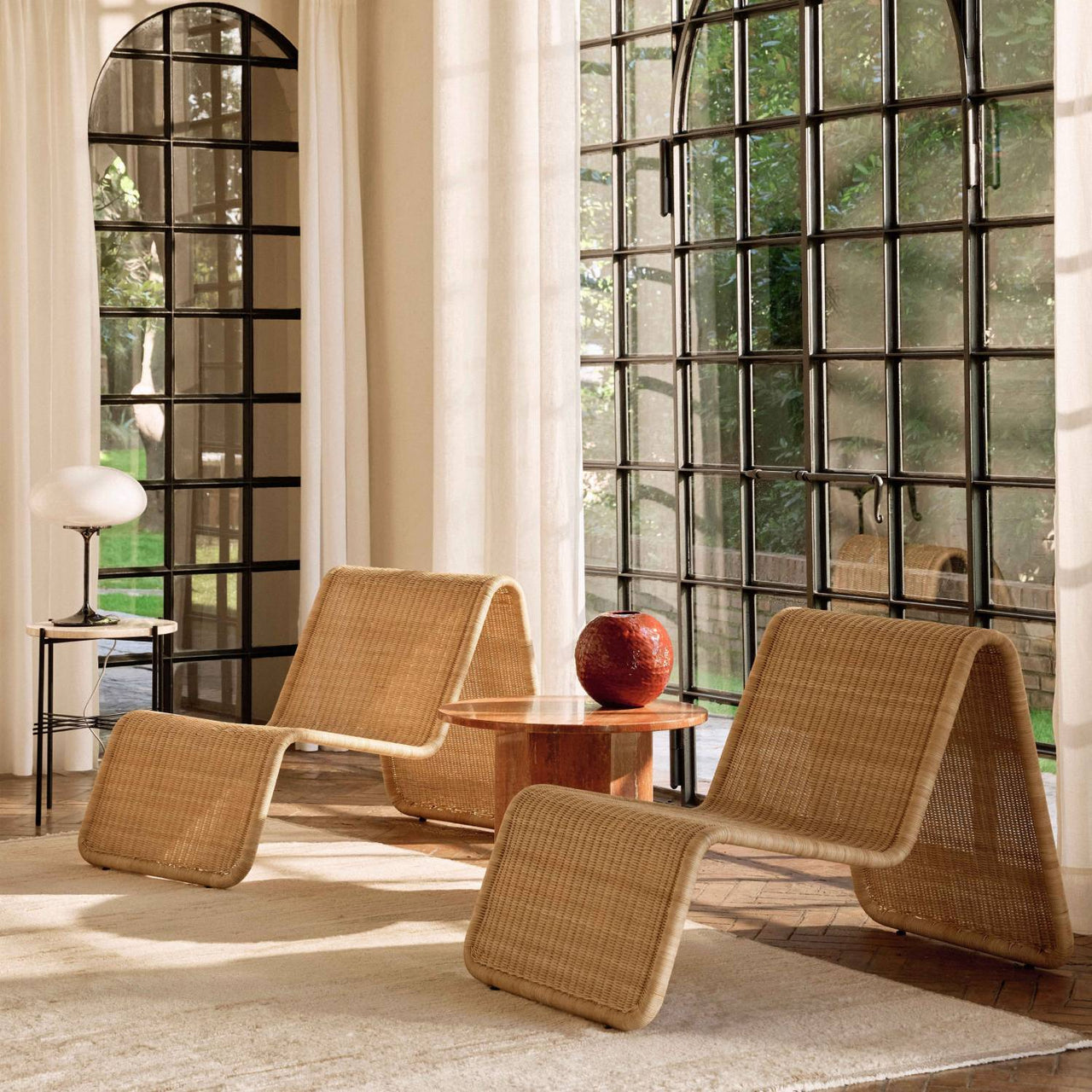 P3 Lounge Chair: Outdoor
