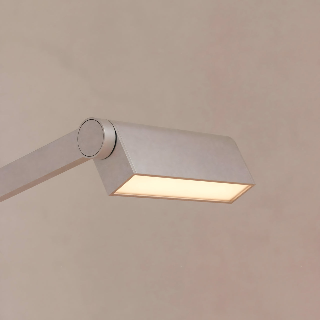 Ipoli 12 Adjustable Wall Lamp: Hardwire