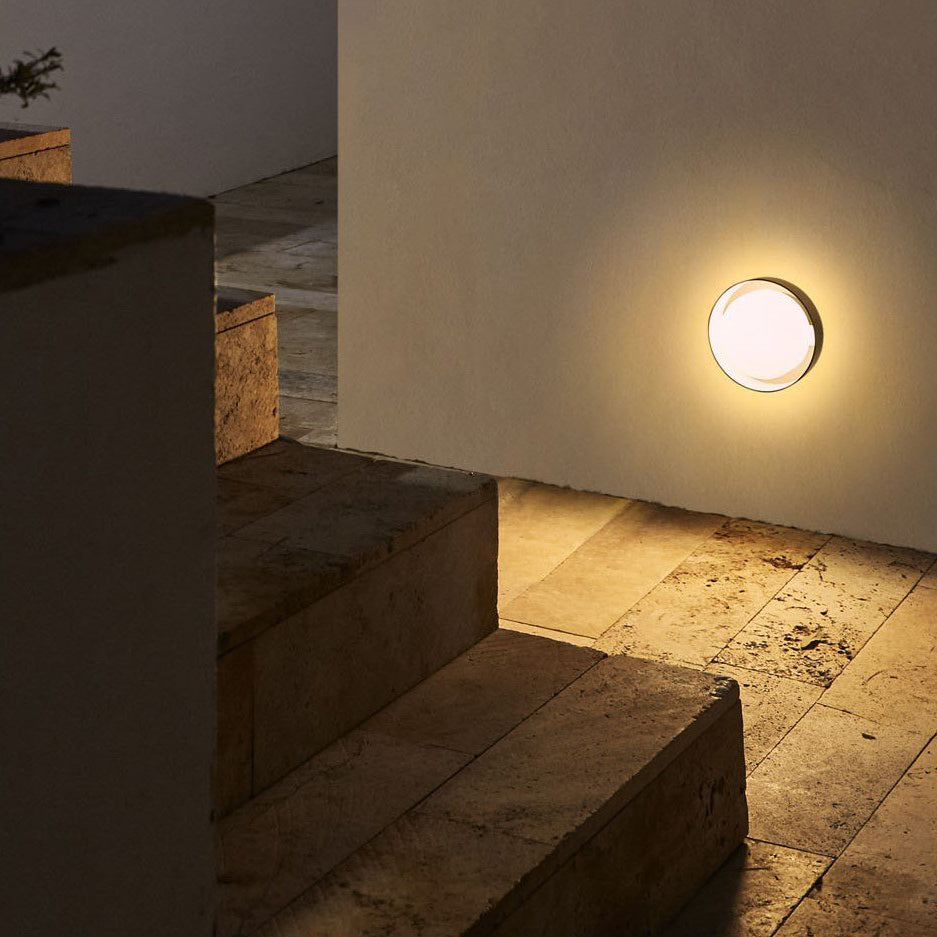 Plaff-On! Outdoor Wall/Ceiling Light