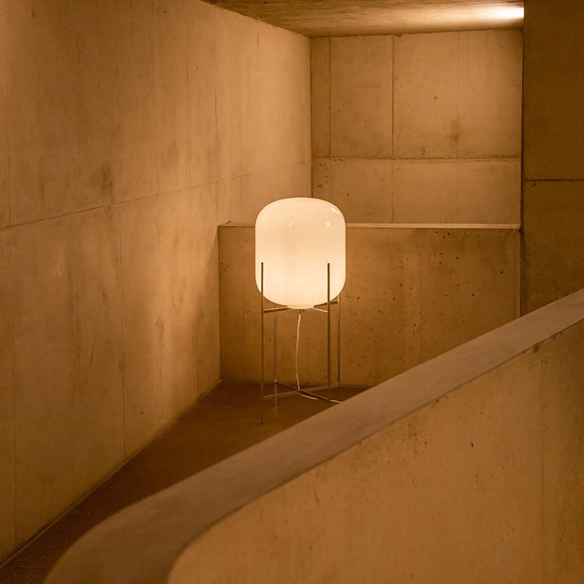 Oda Floor Lamp