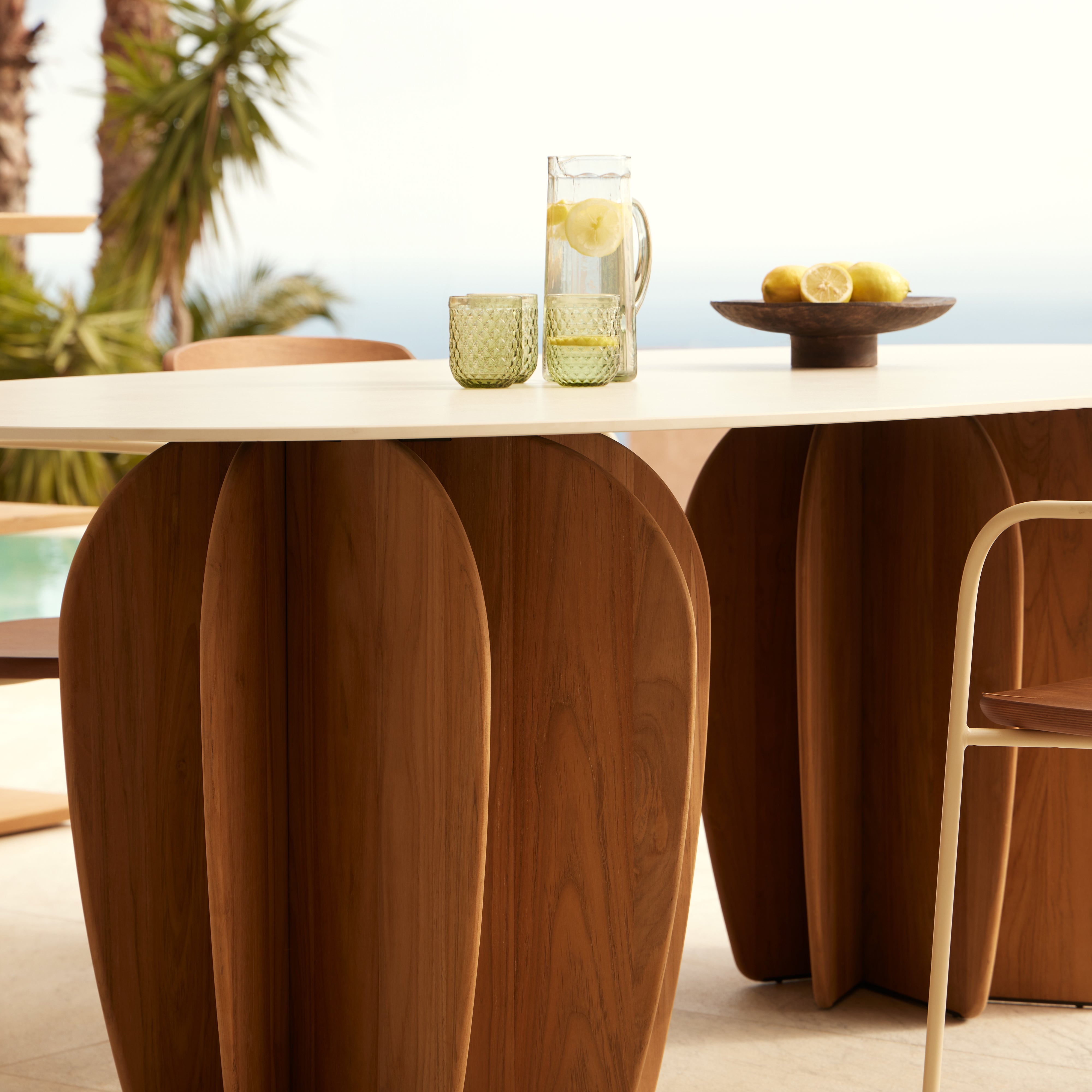 Coral Table: Outdoor