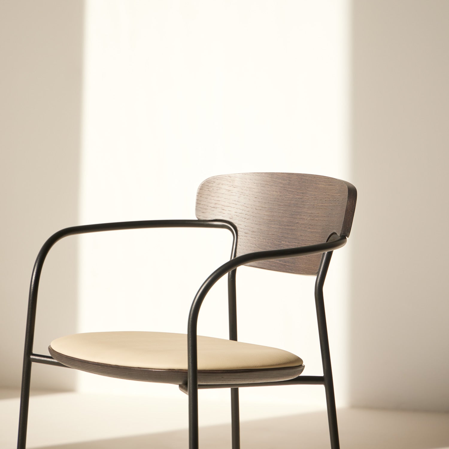 Pecan Armchair: PCN101