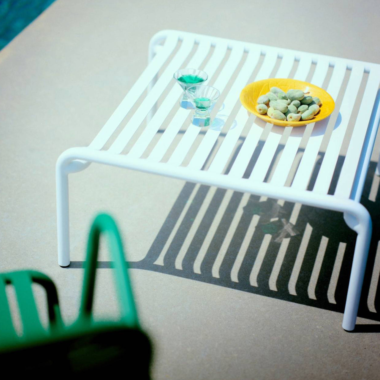 Week-End Garden Coffee Table