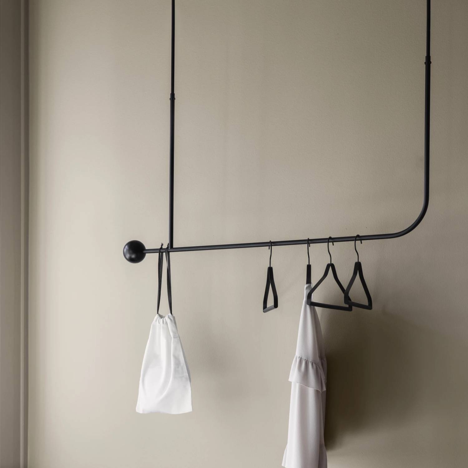 Black Coat Hanger: Set of 3