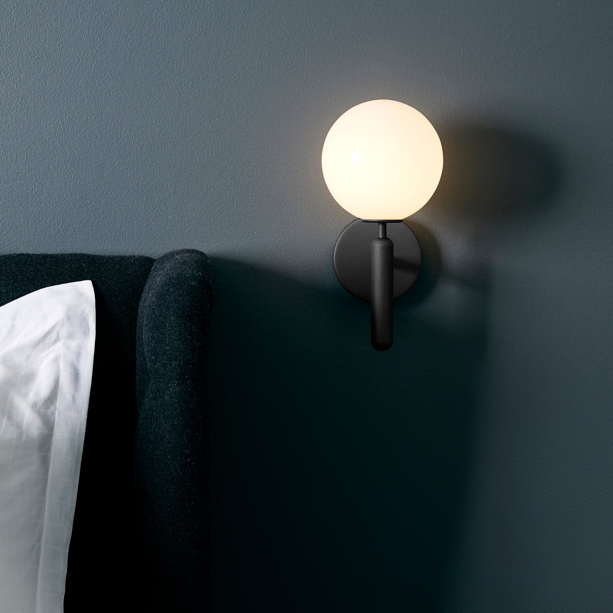 Miira Wall Lamp