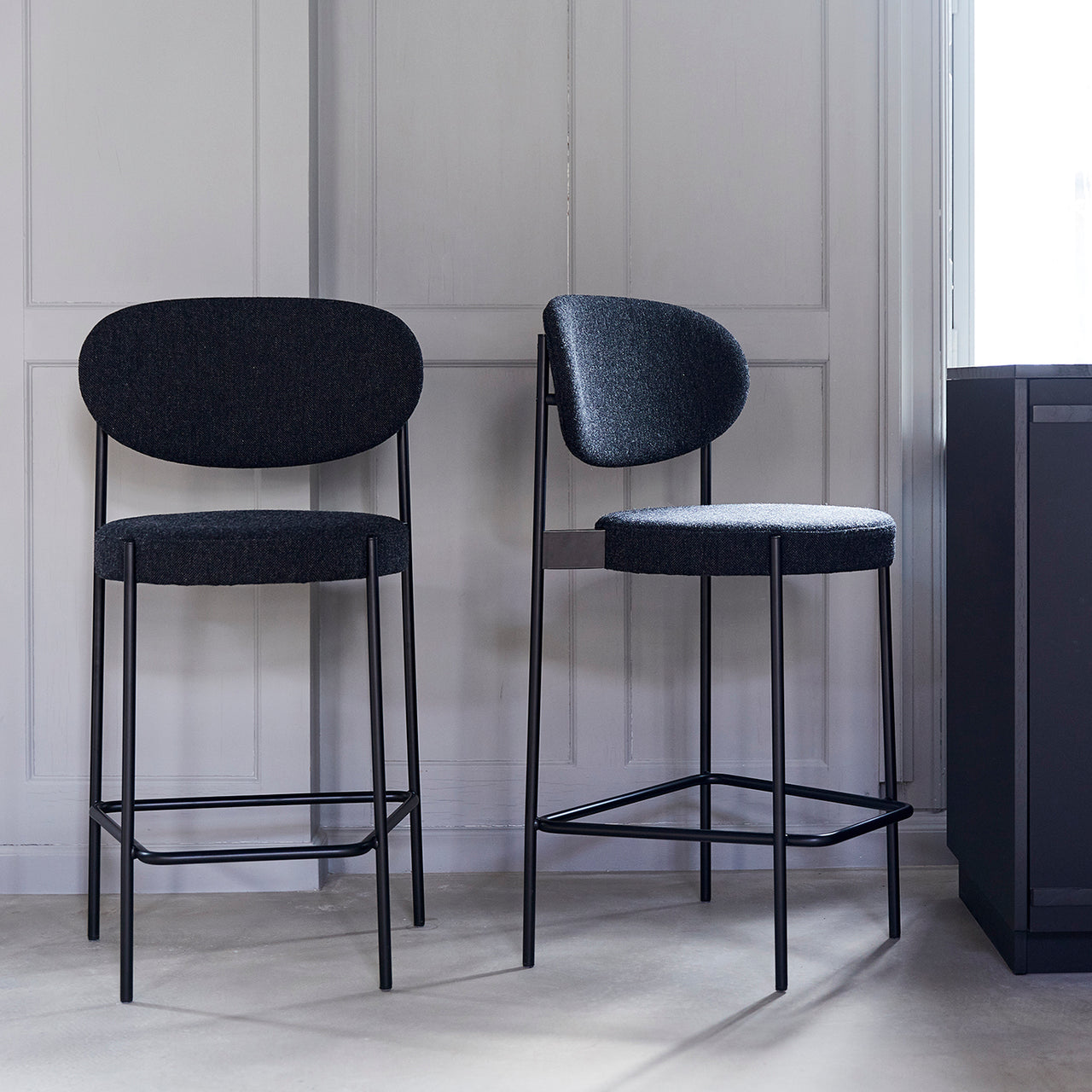 Series 430 Bar + Counter Stool