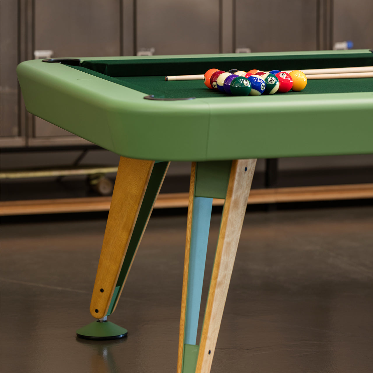 Diagonal Pool Table: 7 Feet