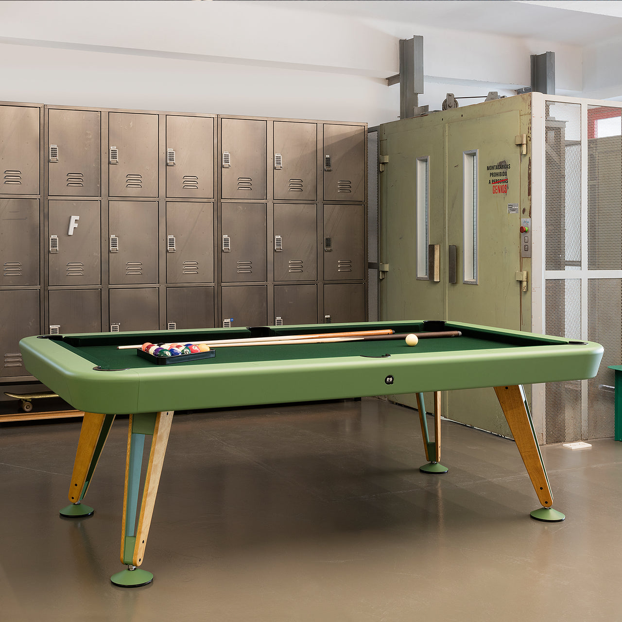 Diagonal Pool Table: 7 Feet