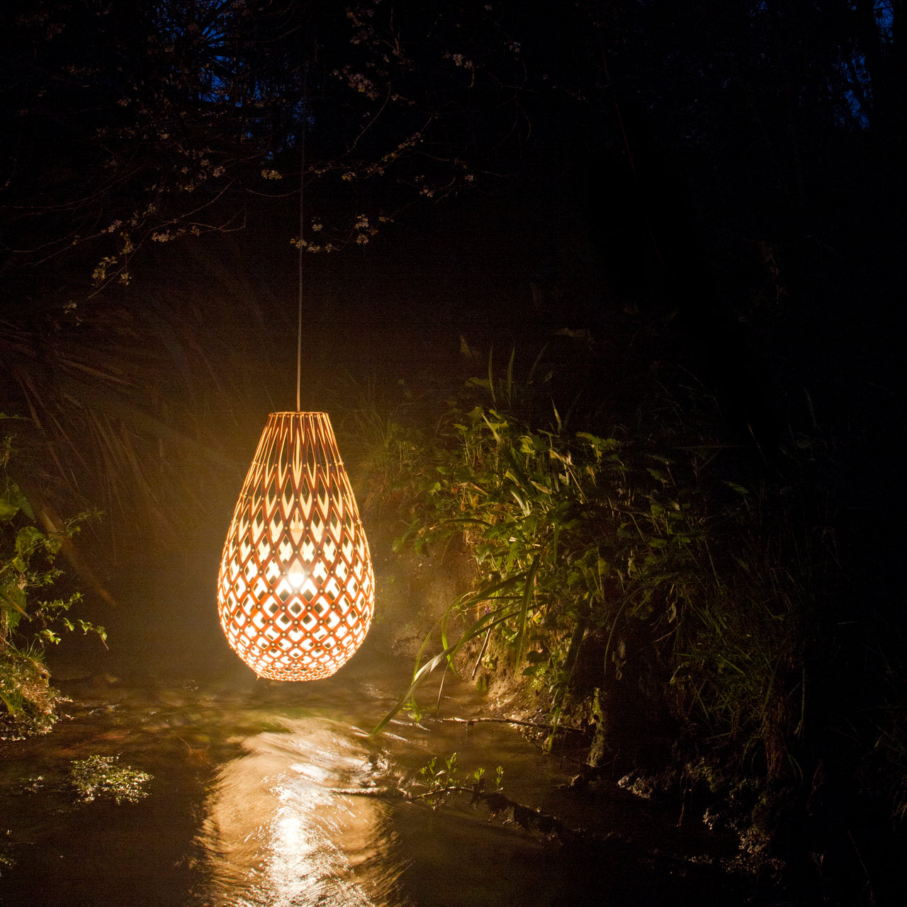 Kōura Pendant Light: Medium