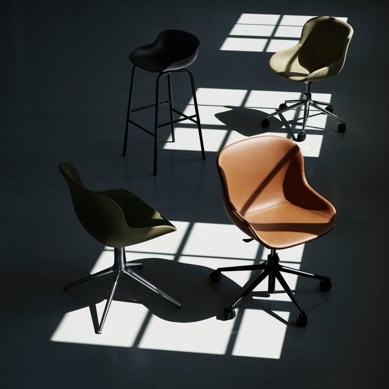 Hyg 5W Swivel Chair: Gaslift Front Upholstered