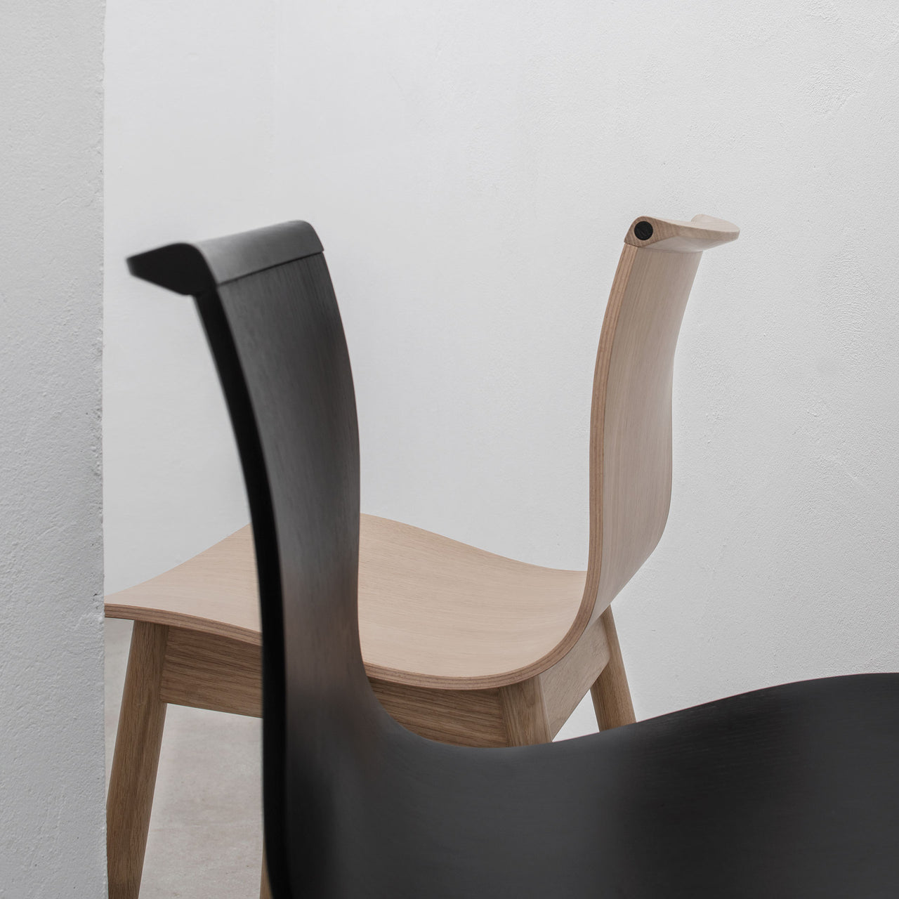 Serif Chair