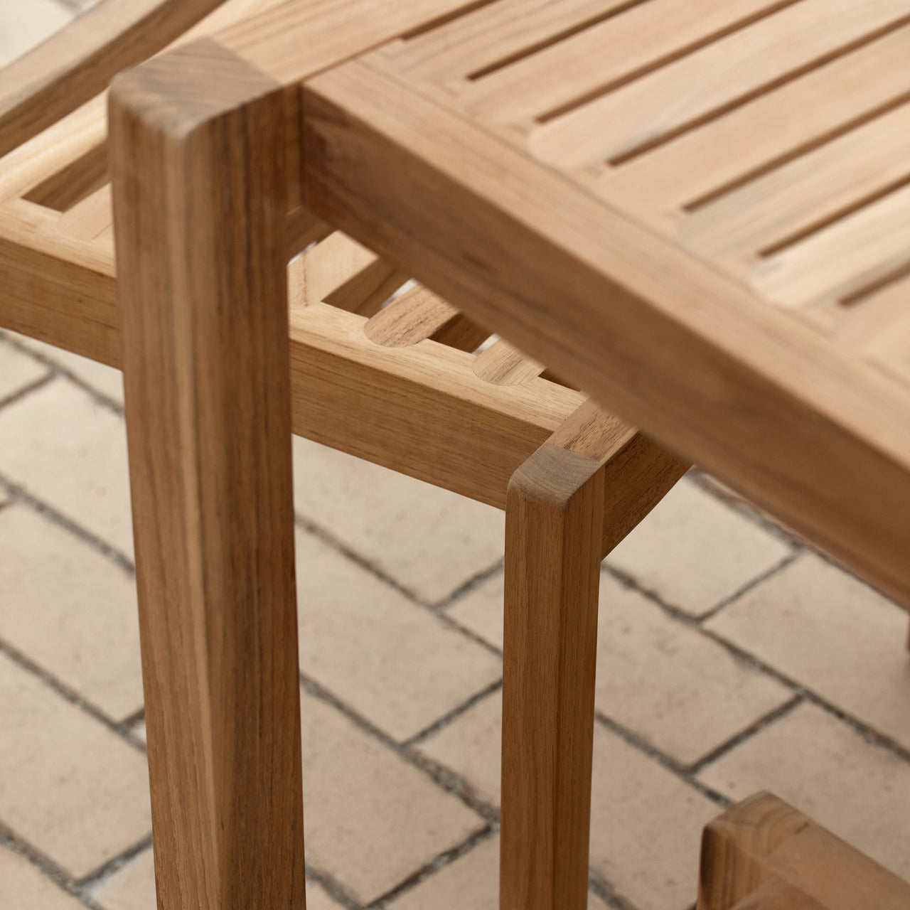 AH902 Outdoor Dining Table: Square