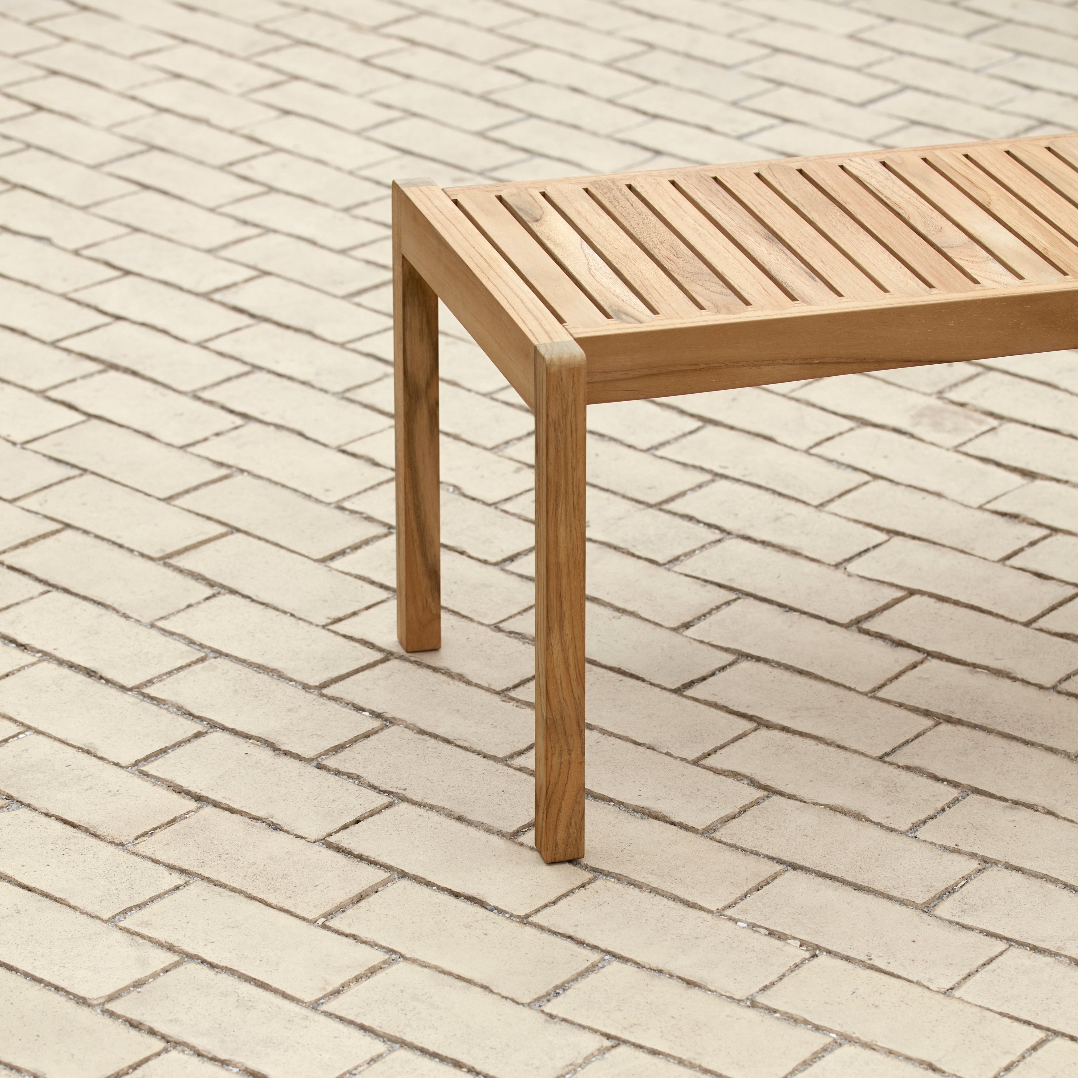 AH912 Outdoor Table Bench