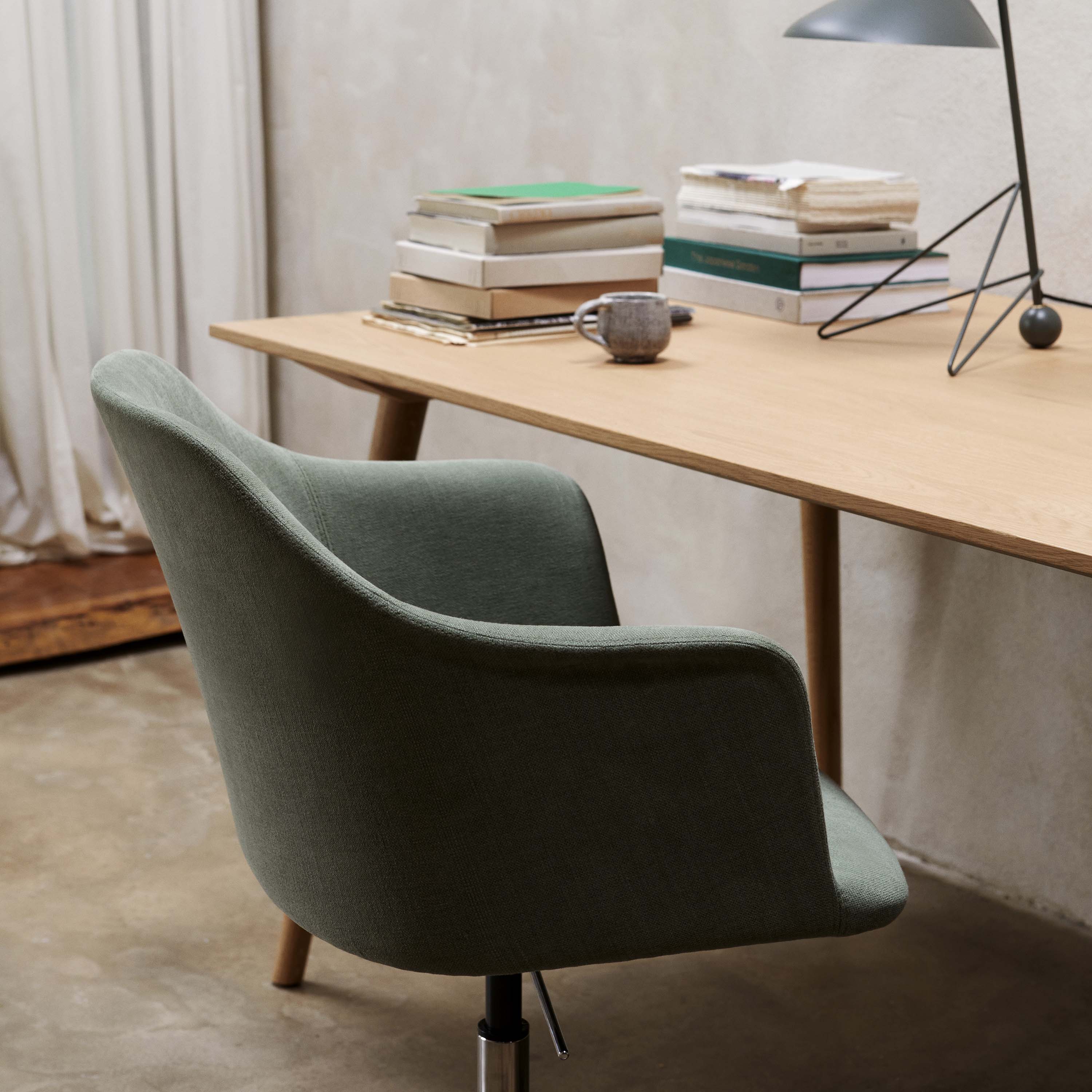 Rely Armchair HW55