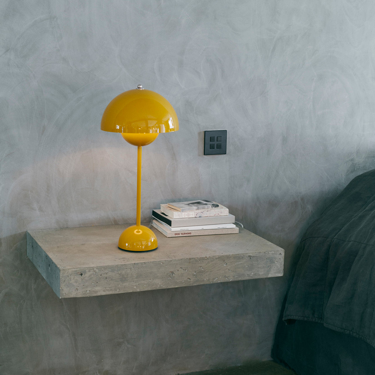 Flowerpot VP3 Table Lamp