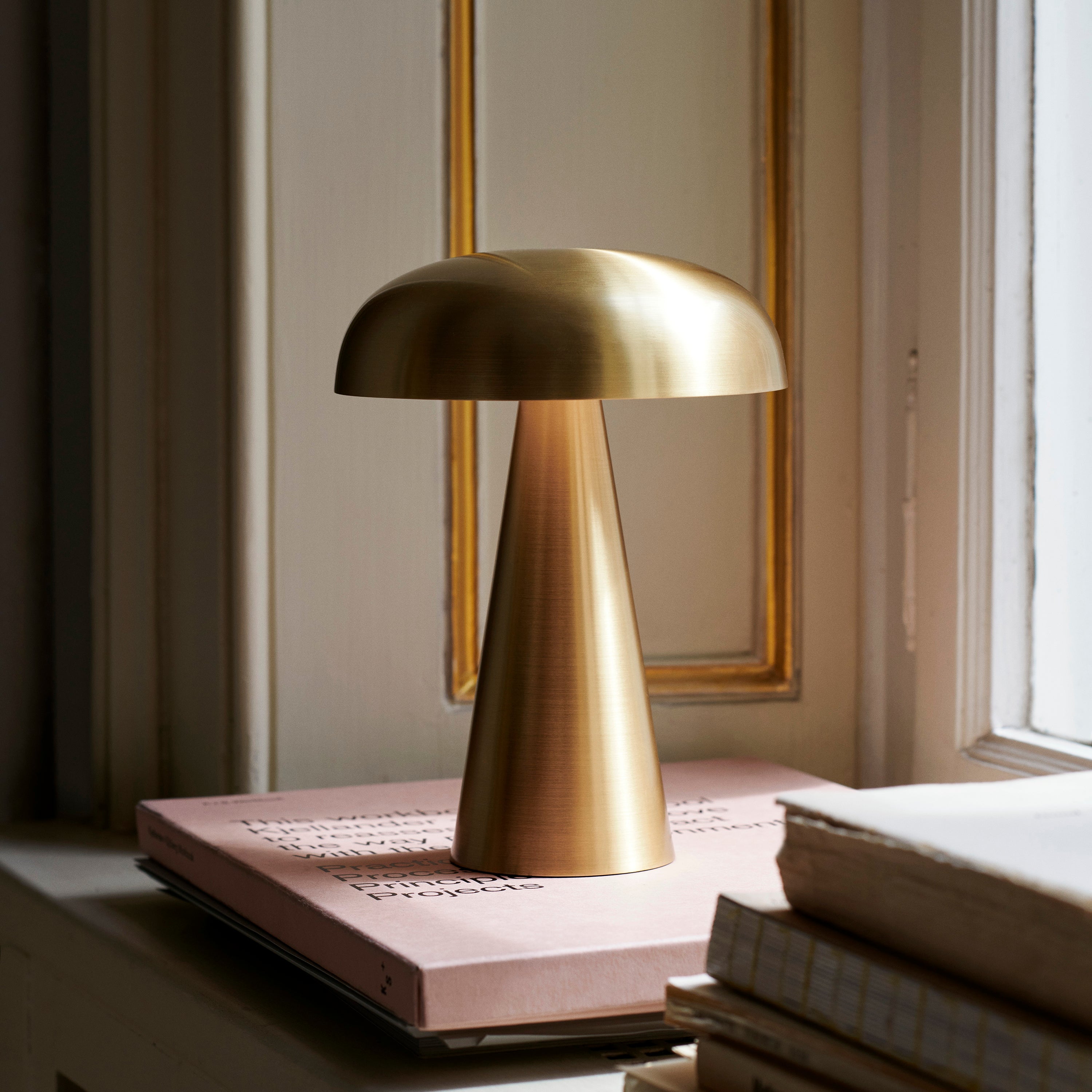 Como Portable Table Lamp: SC53