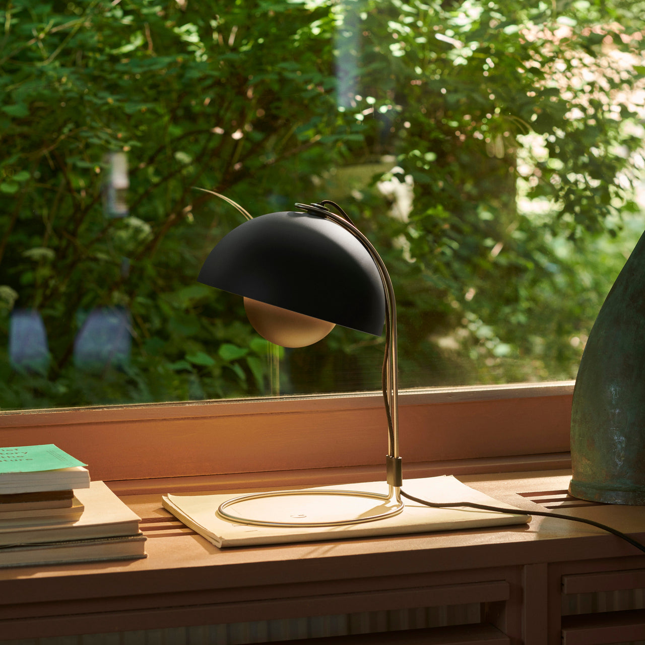 Flowerpot VP4 Table Lamp
