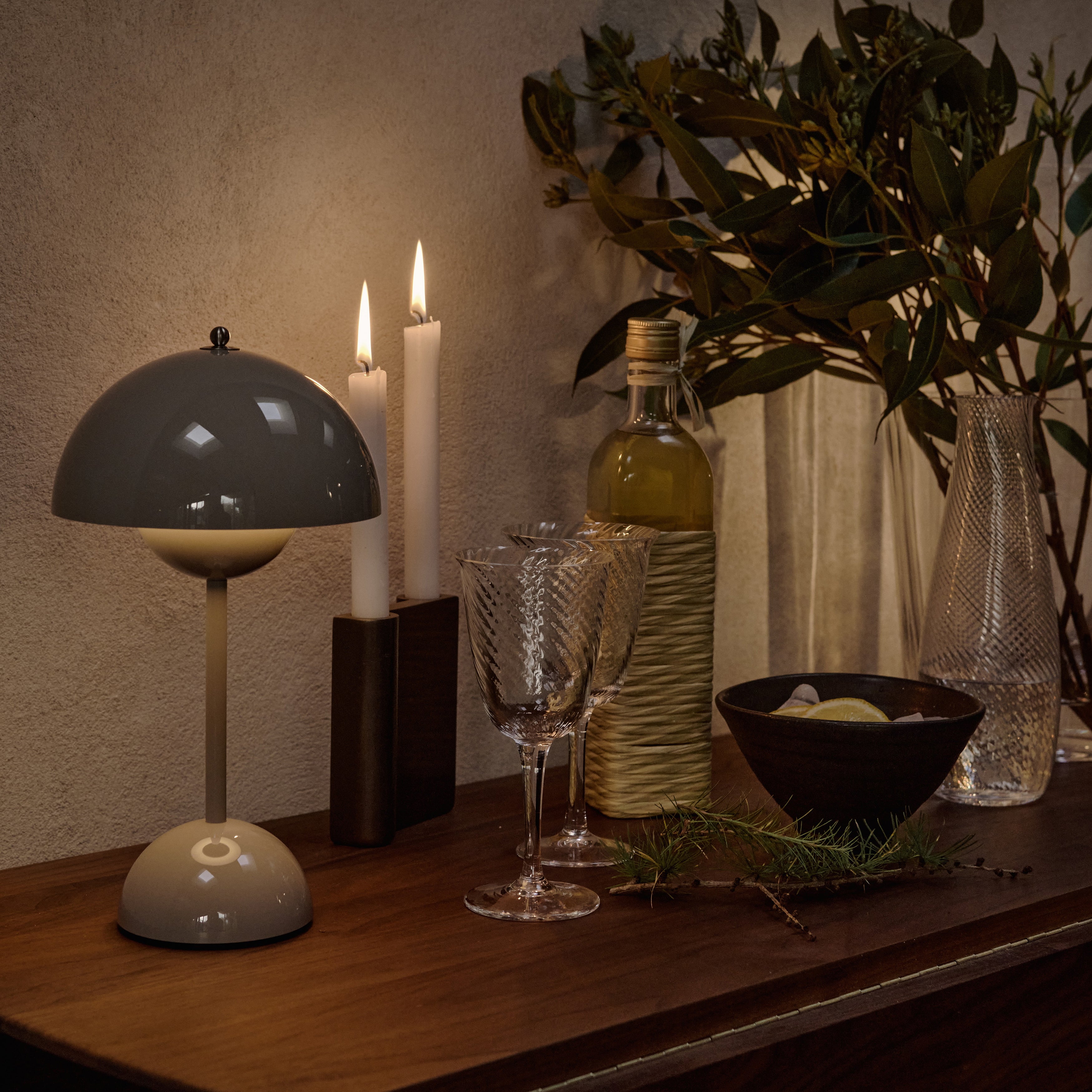 Flowerpot Portable Table Lamp: VP9