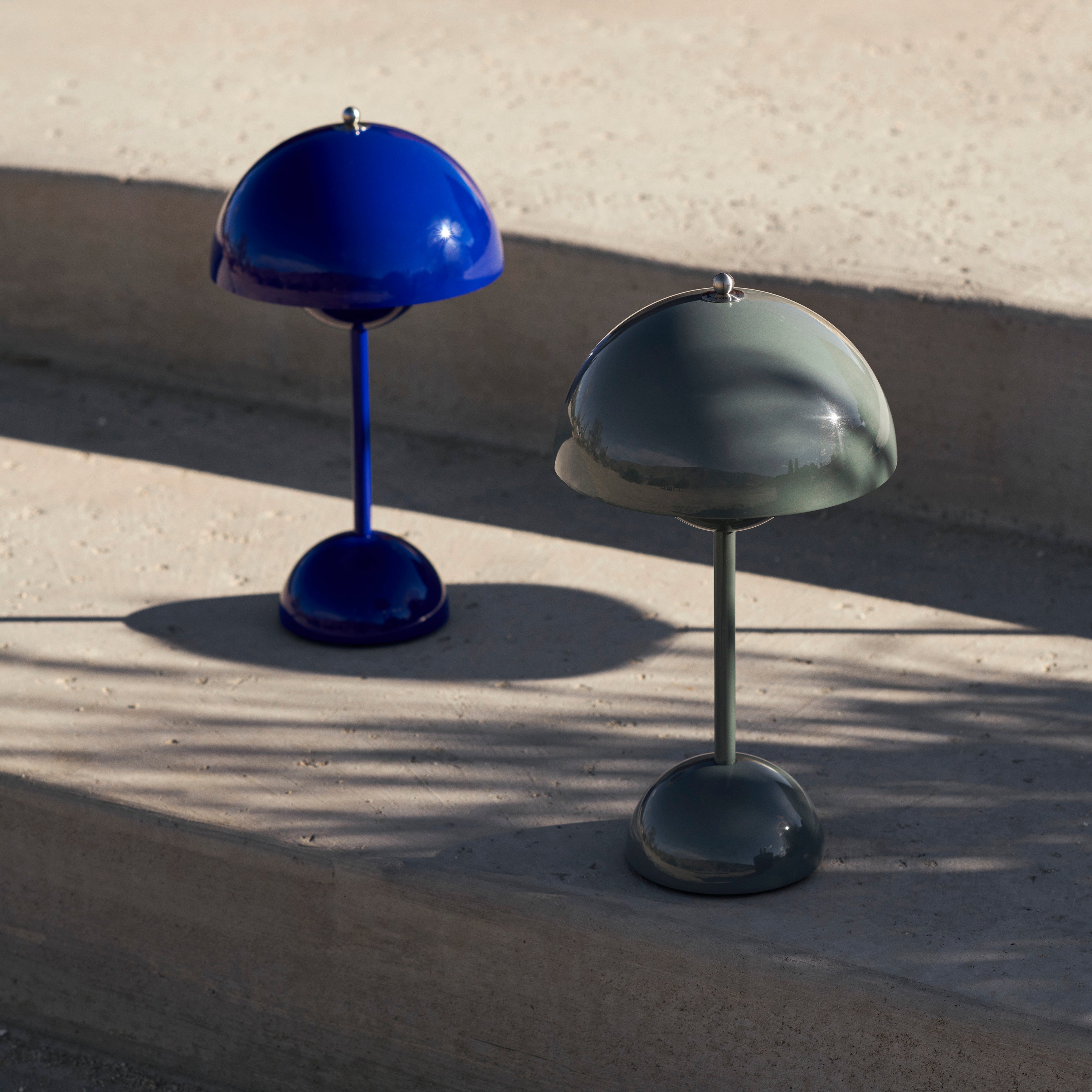 Flowerpot Portable Table Lamp: VP9