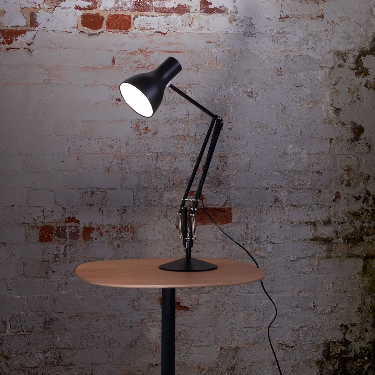 Type 75 Desk Lamp