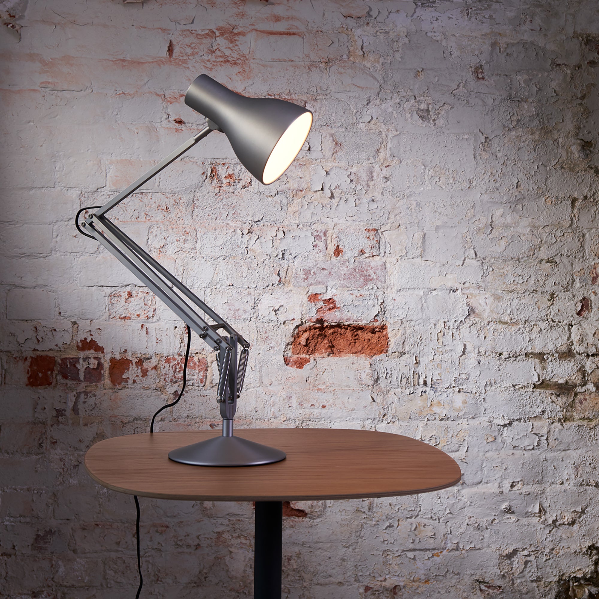 Type 75 Desk Lamp