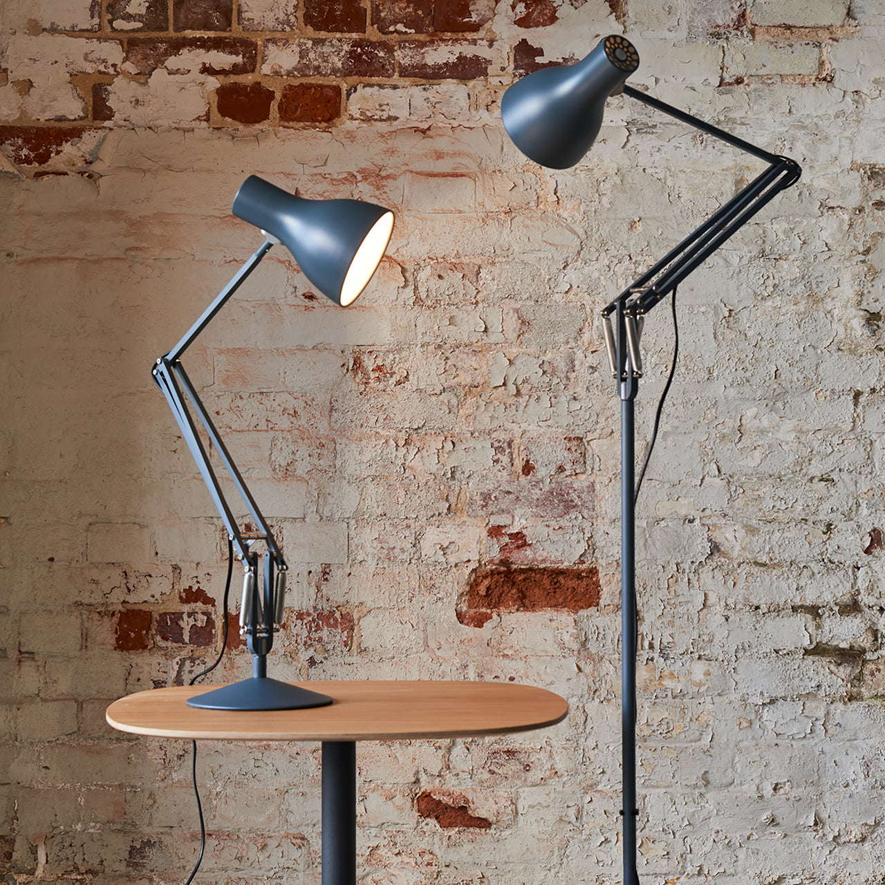 Type 75 Desk Lamp