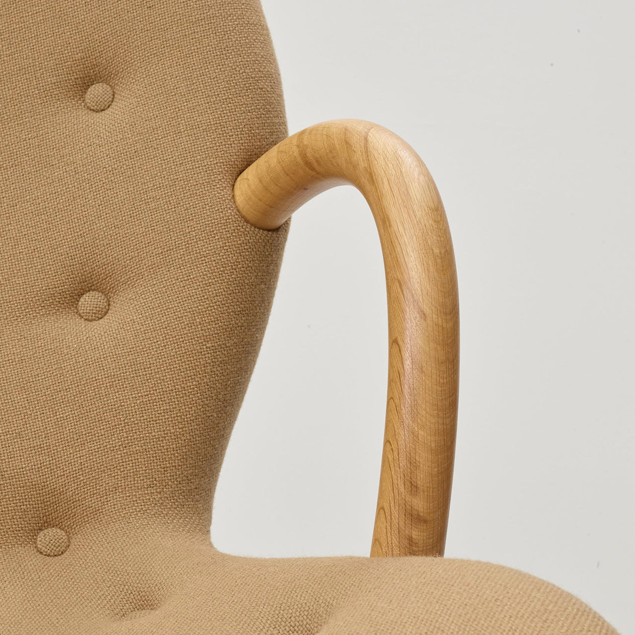 Arctander Armchair: Small