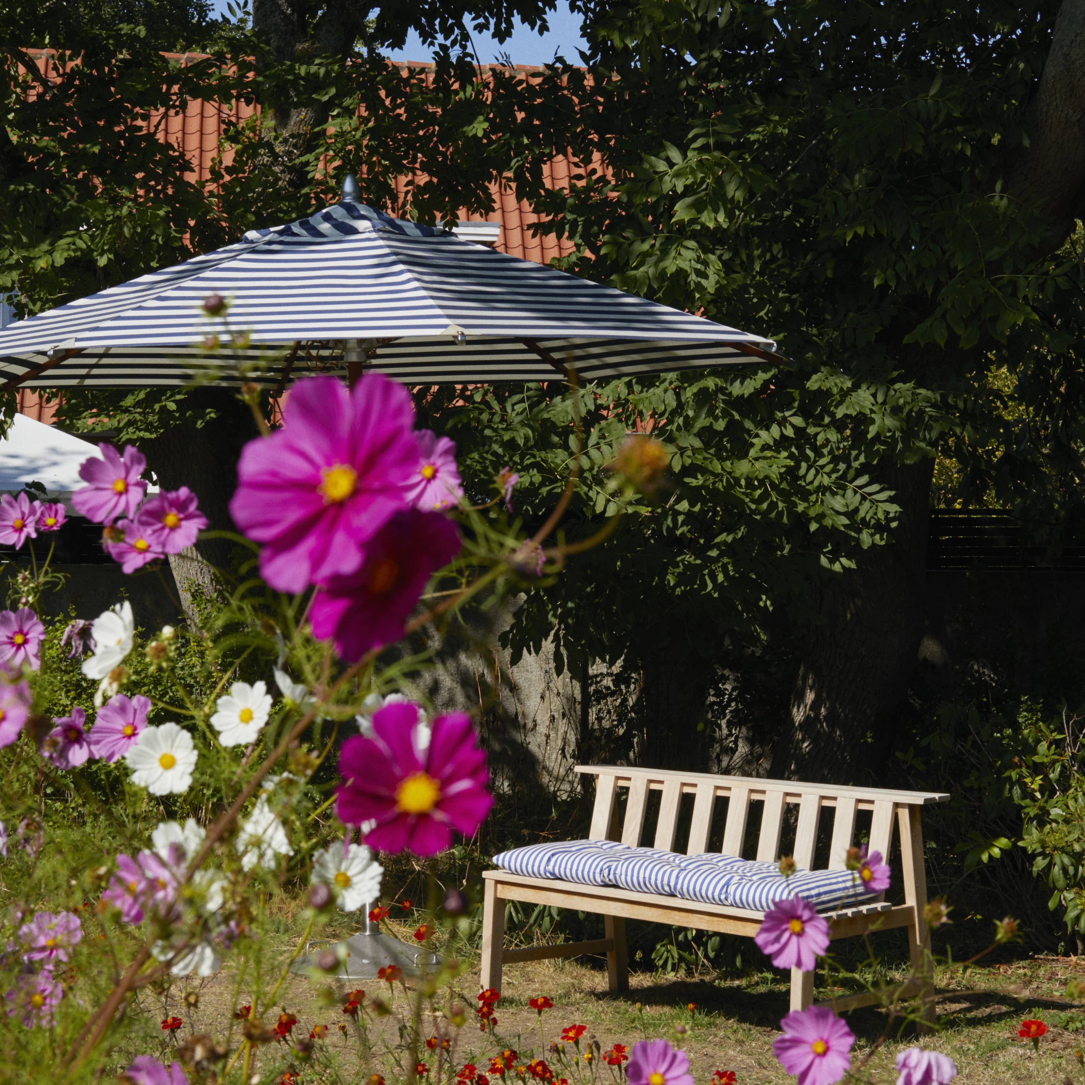 Atlantis Outdoor Umbrella: Striped + LS