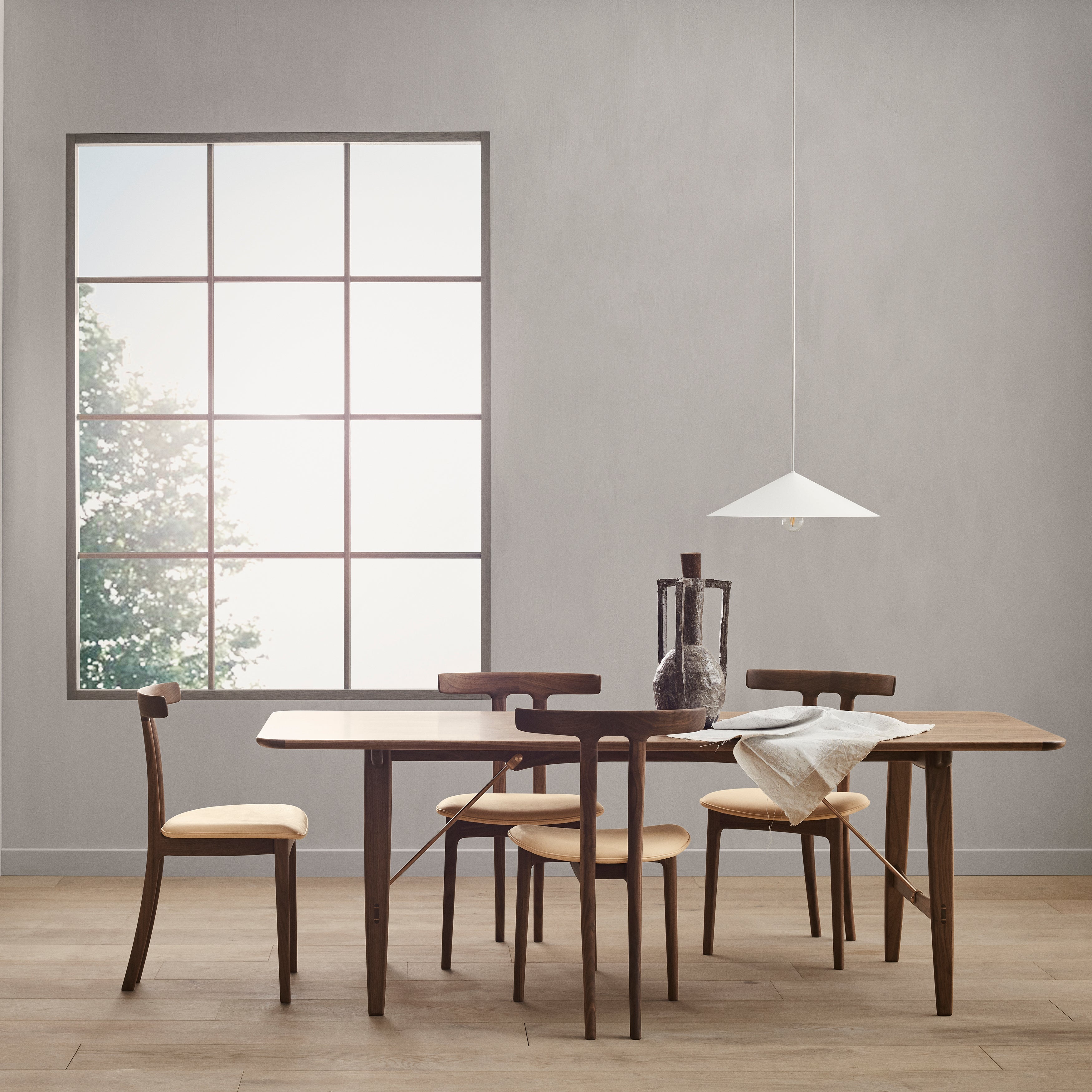 OW58 T-Chair