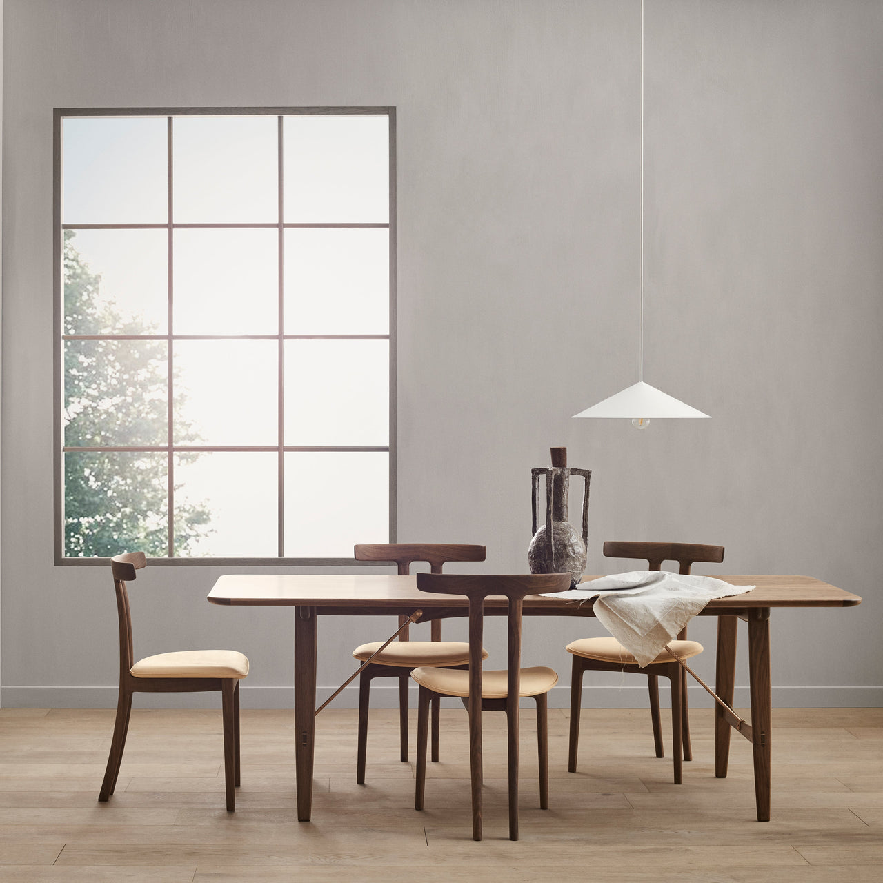 OW58 T-Chair