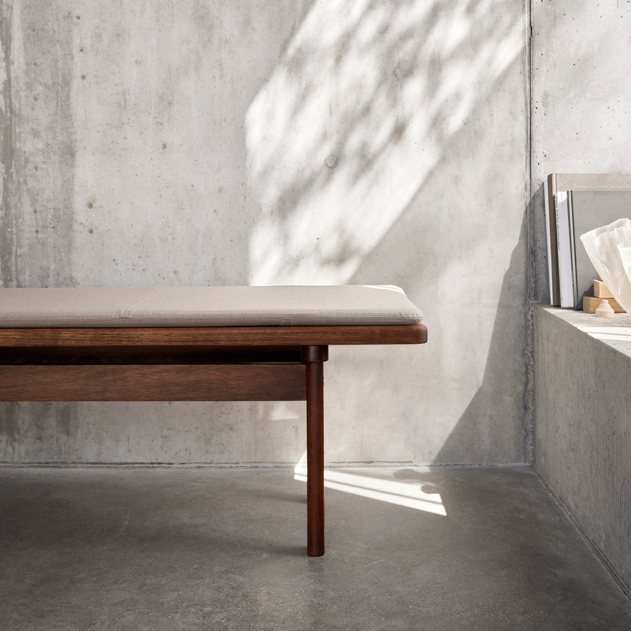 BM0700 Asserbo Bench with Cushion