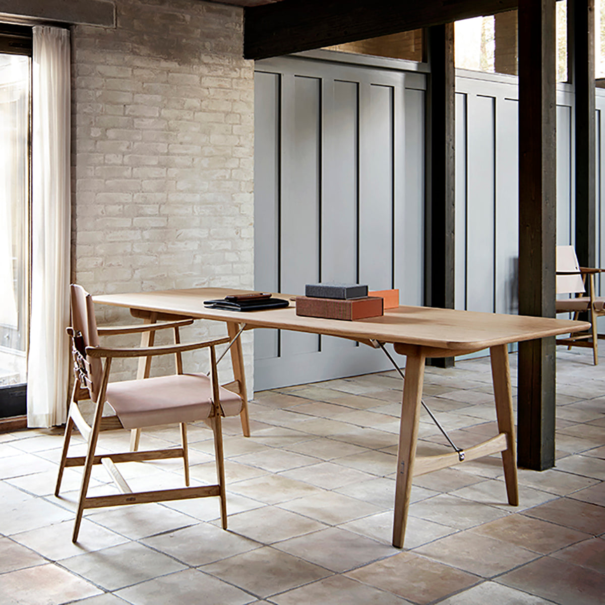 BM1160 Hunting Table