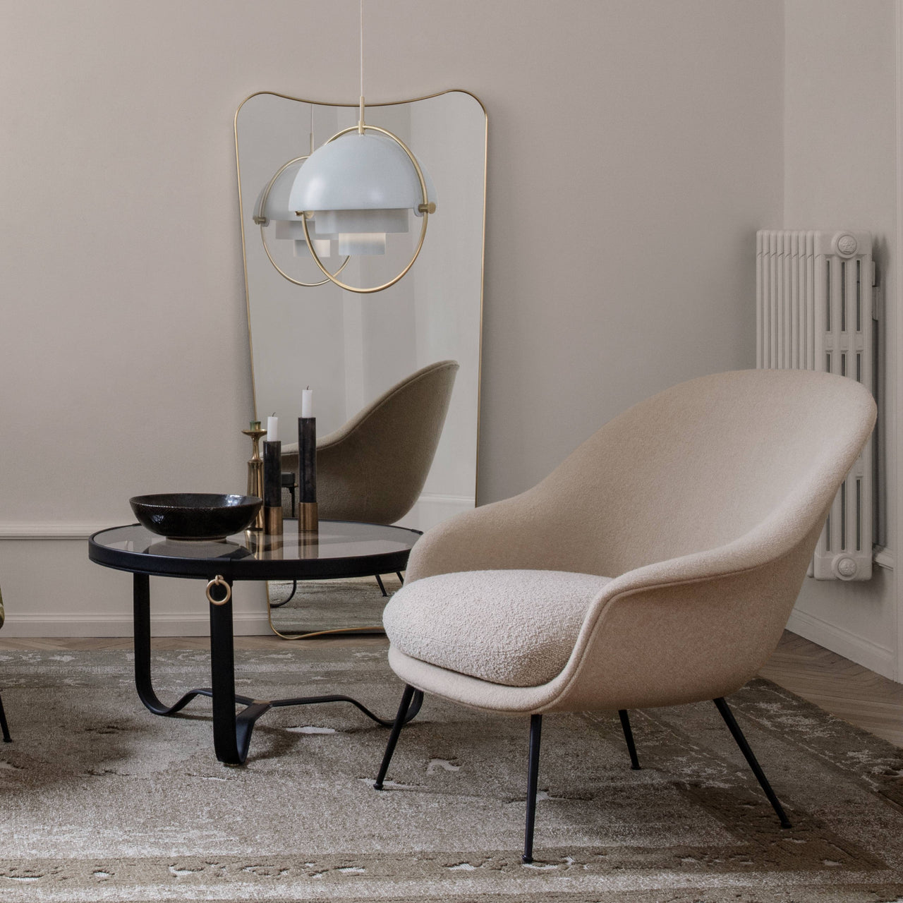 Bat Lounge Chair Low Back: Conic Base + LS