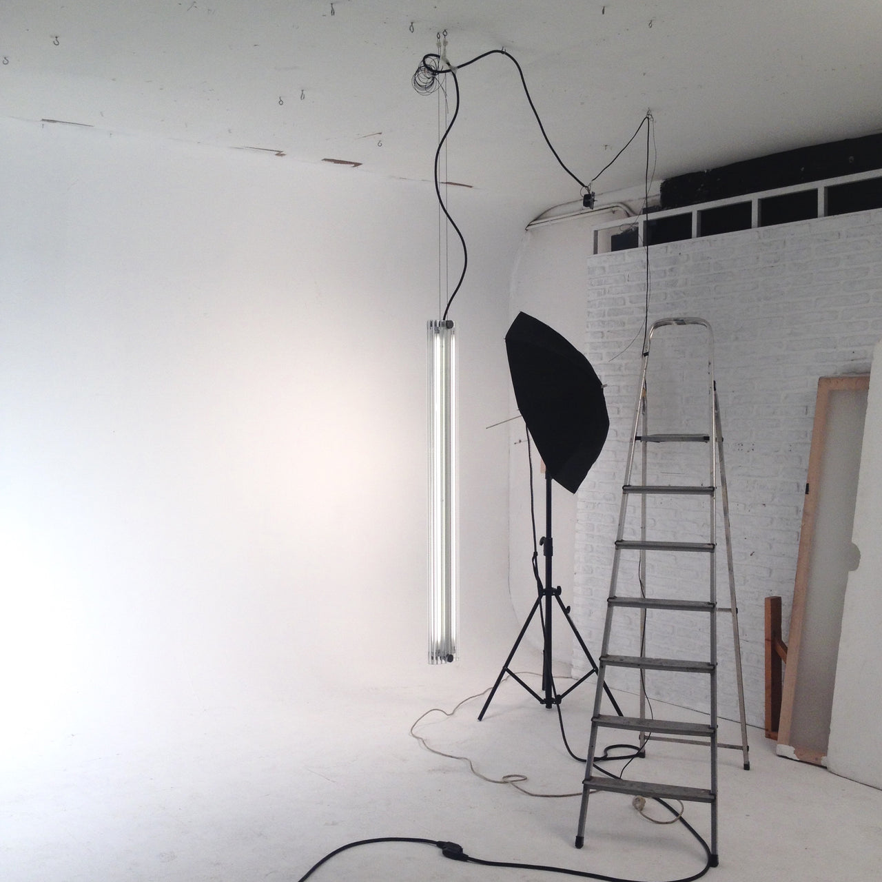B15 V Hanging Lamp