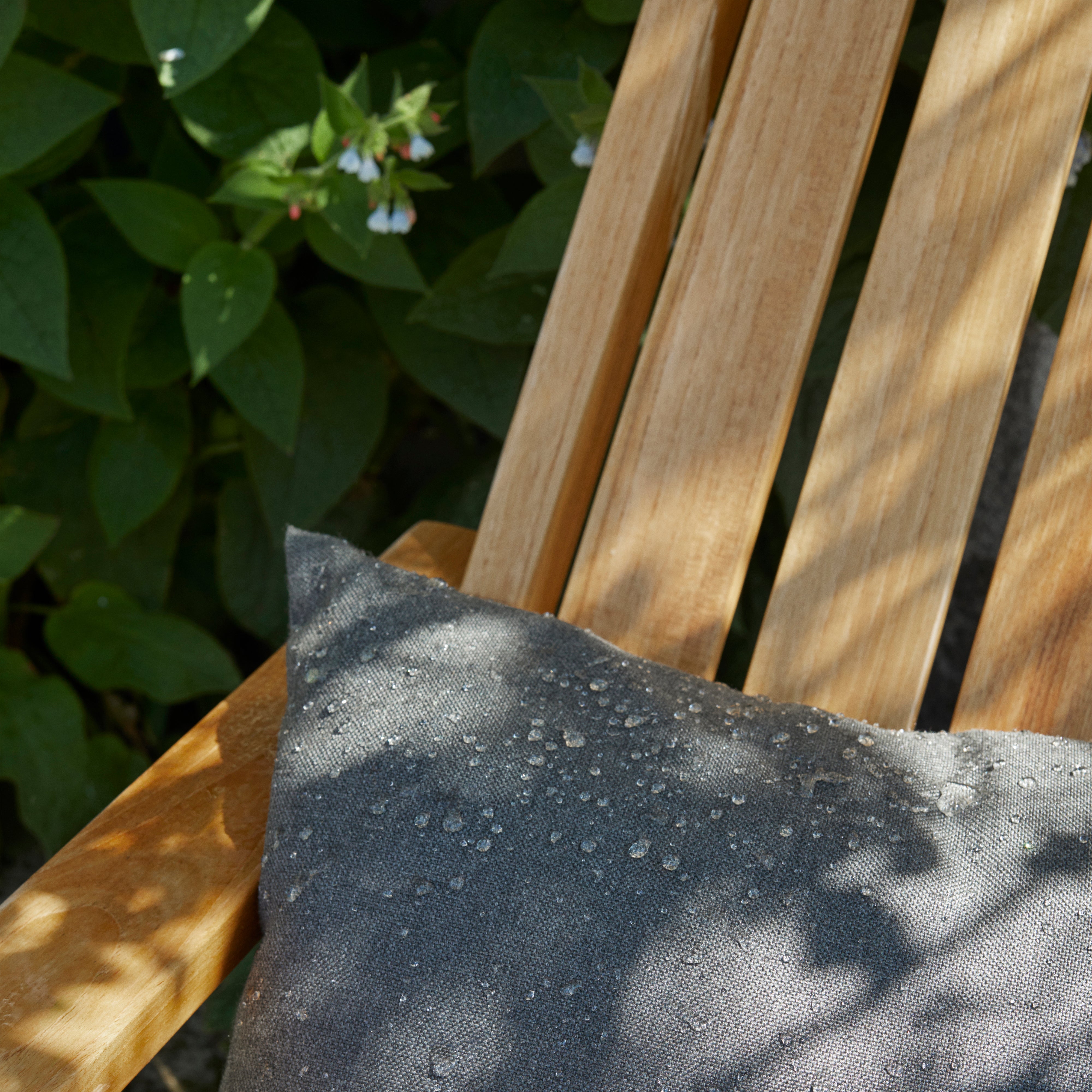 Between Lines Deck Chair: Outdoor + DI