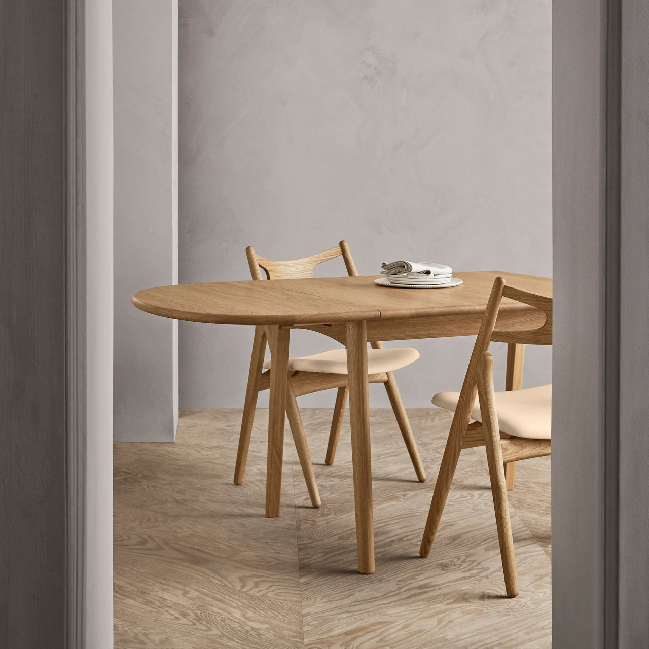 CH002 Dining Table