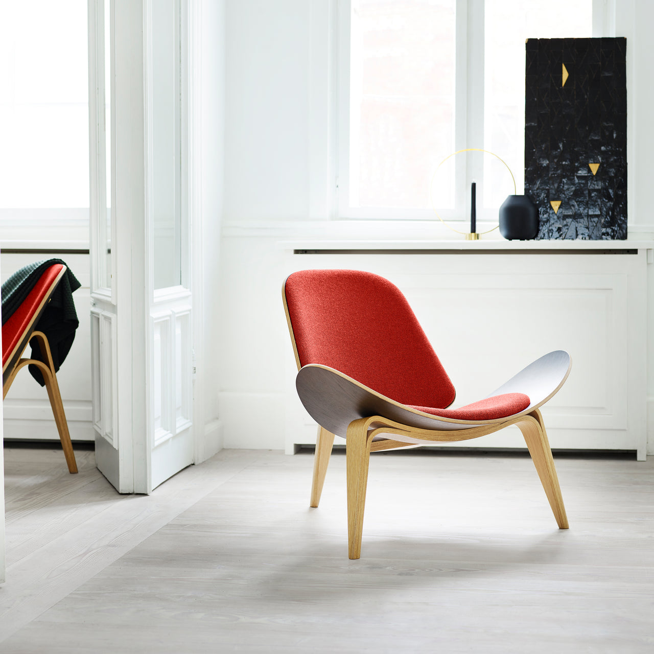 CH07 Shell Lounge Chair: Oak