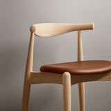 CH20 Elbow Chair: Oak + Stacking
