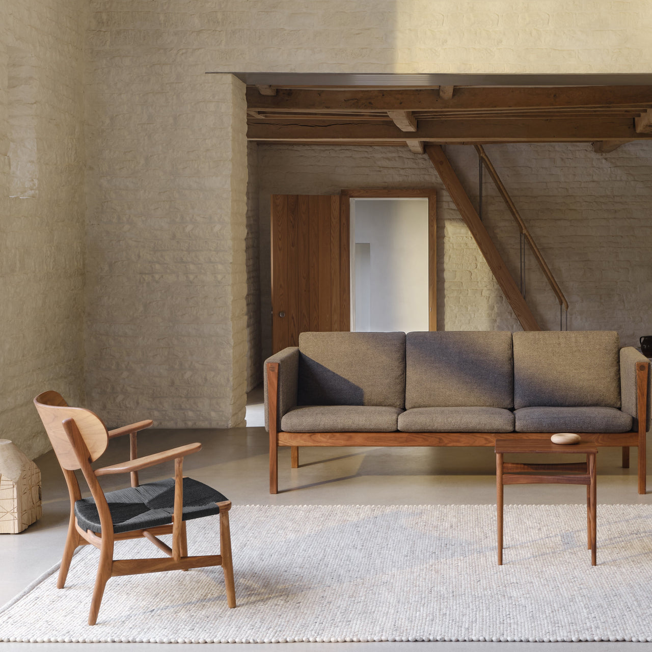 CH22 Lounge Chair
