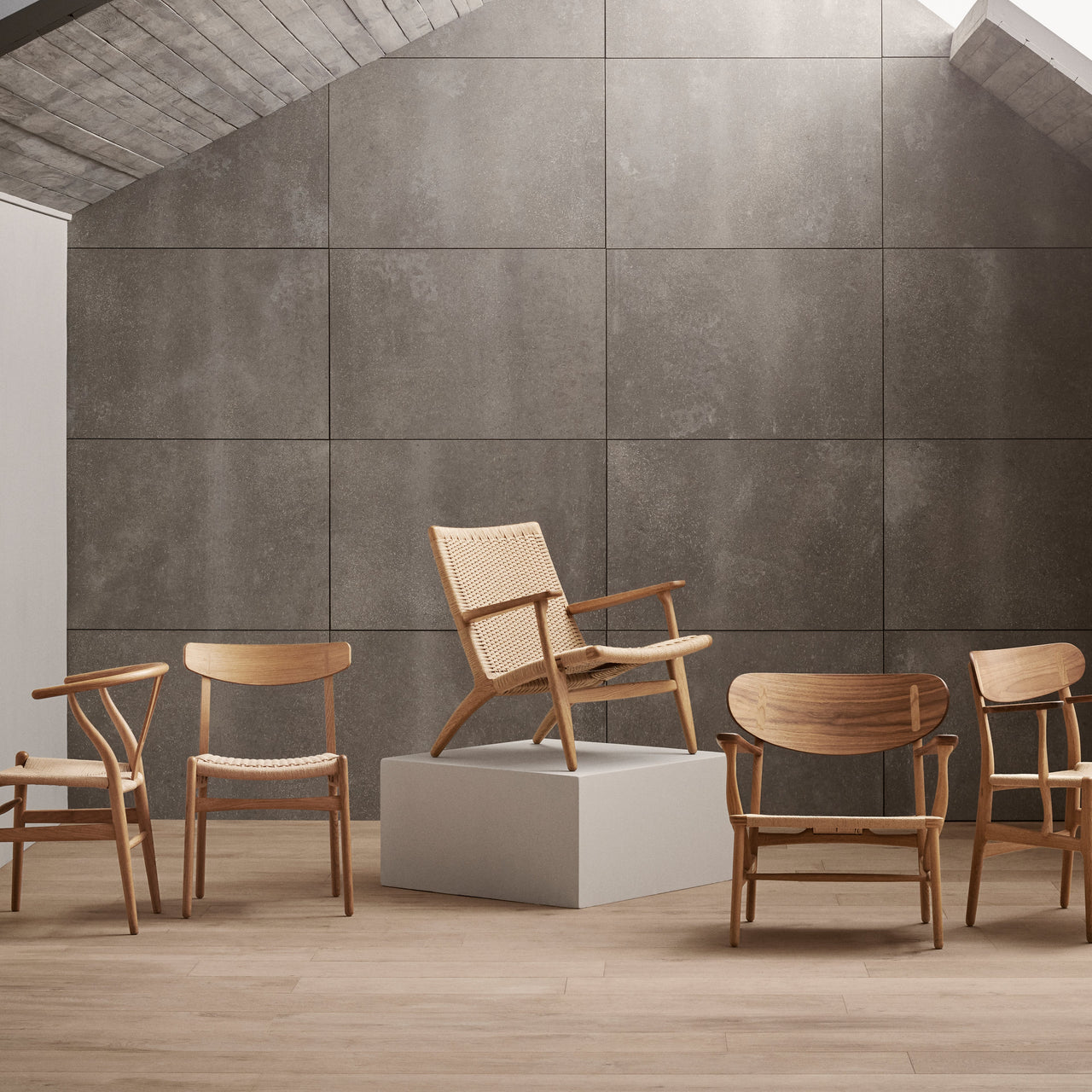 CH25 Lounge Chair