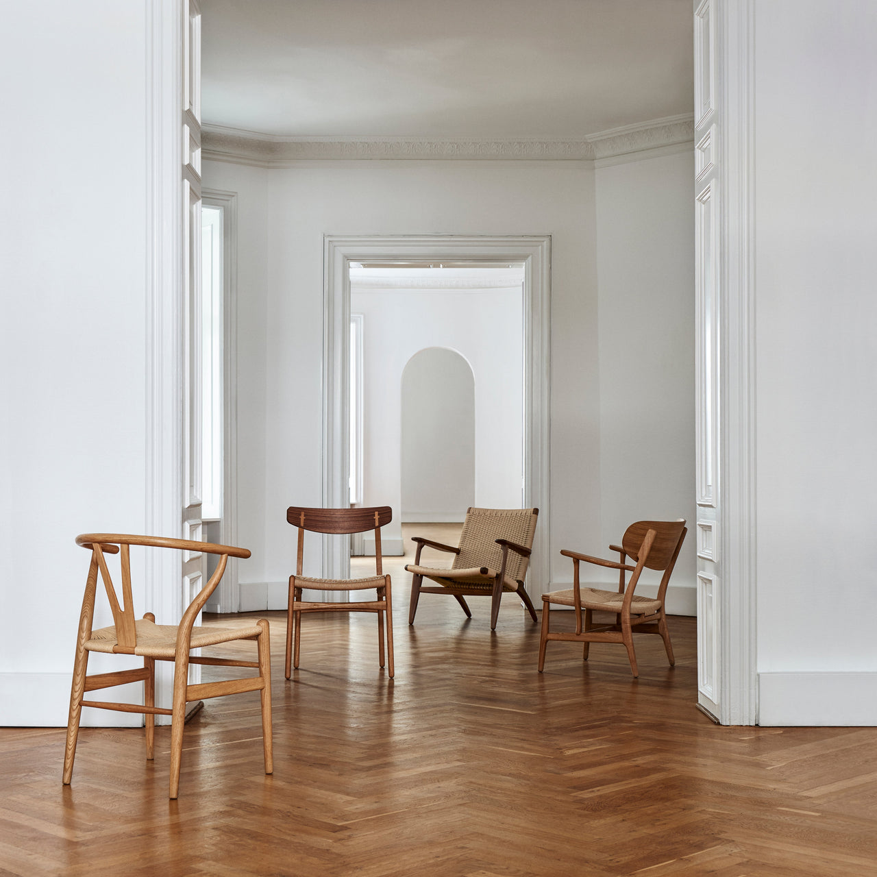 CH22 Lounge Chair