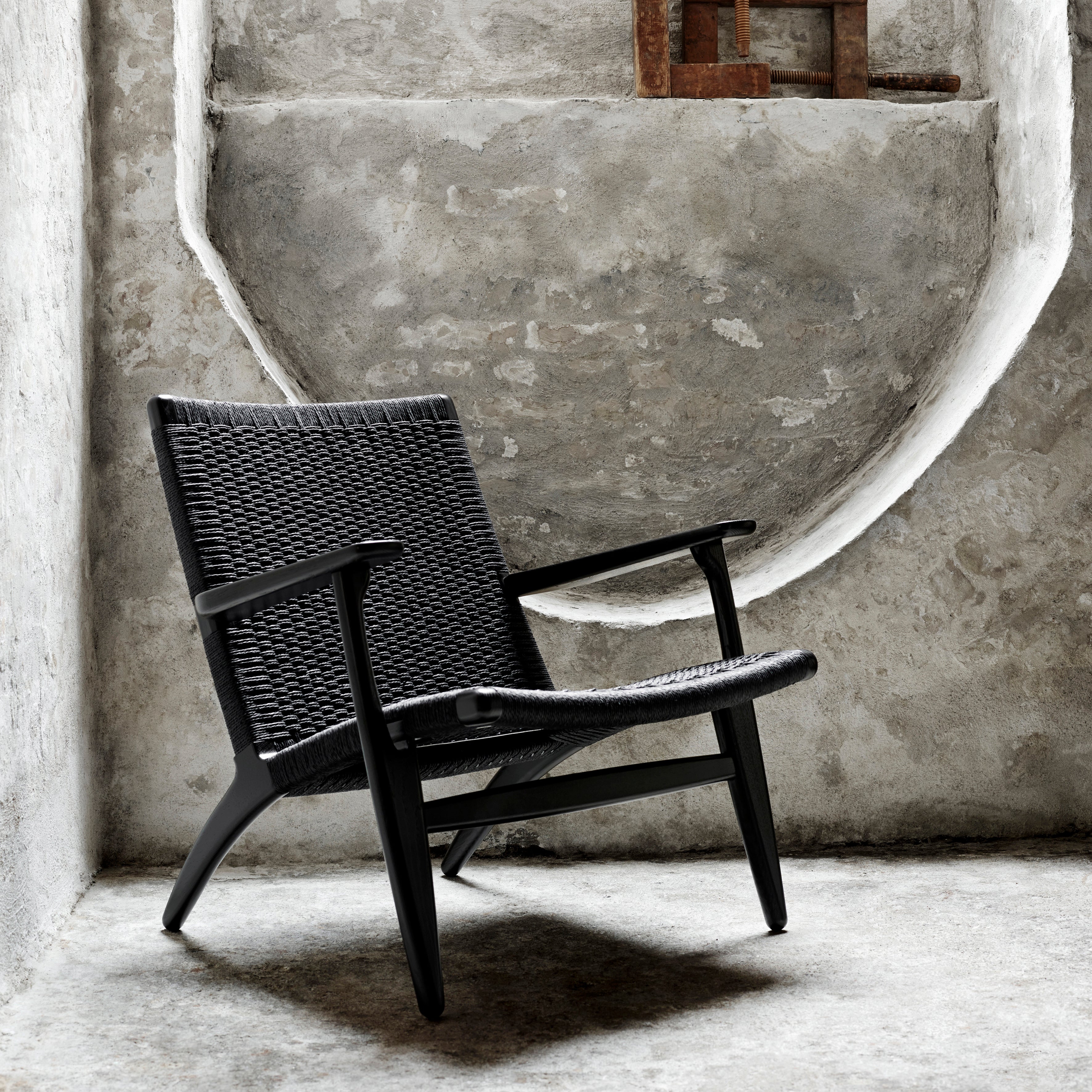 CH25 Lounge Chair