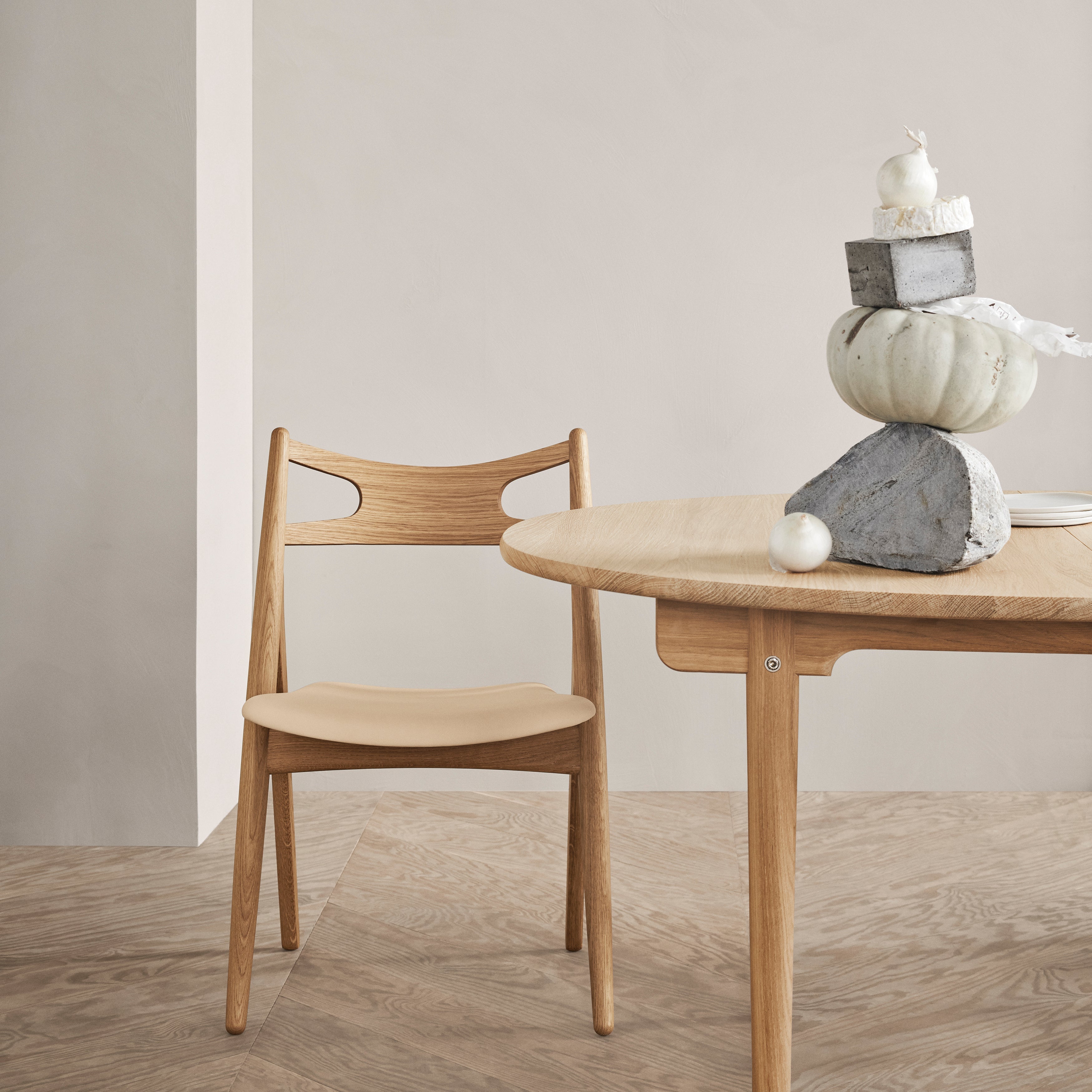 CH337 Dining Table