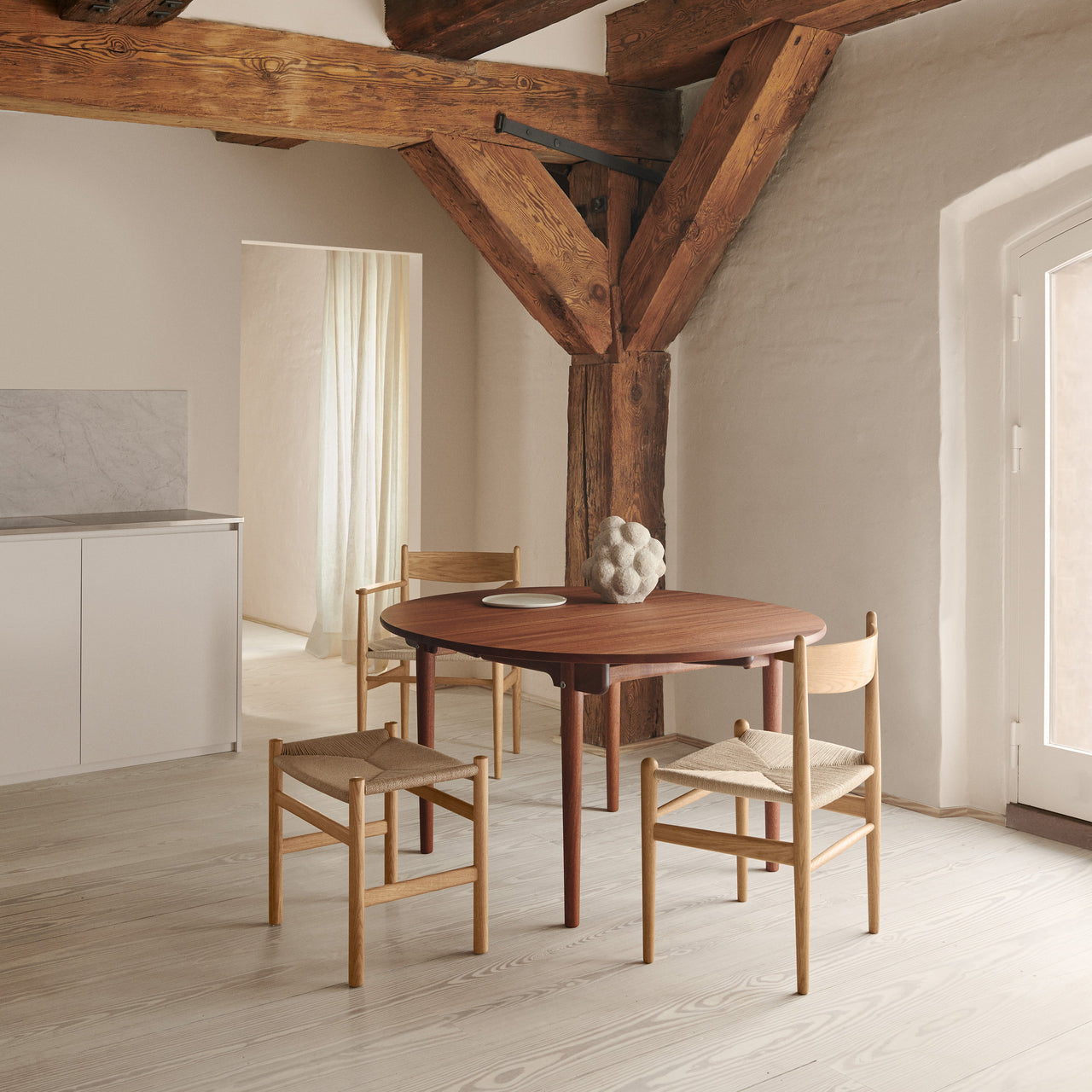 CH337 Dining Table