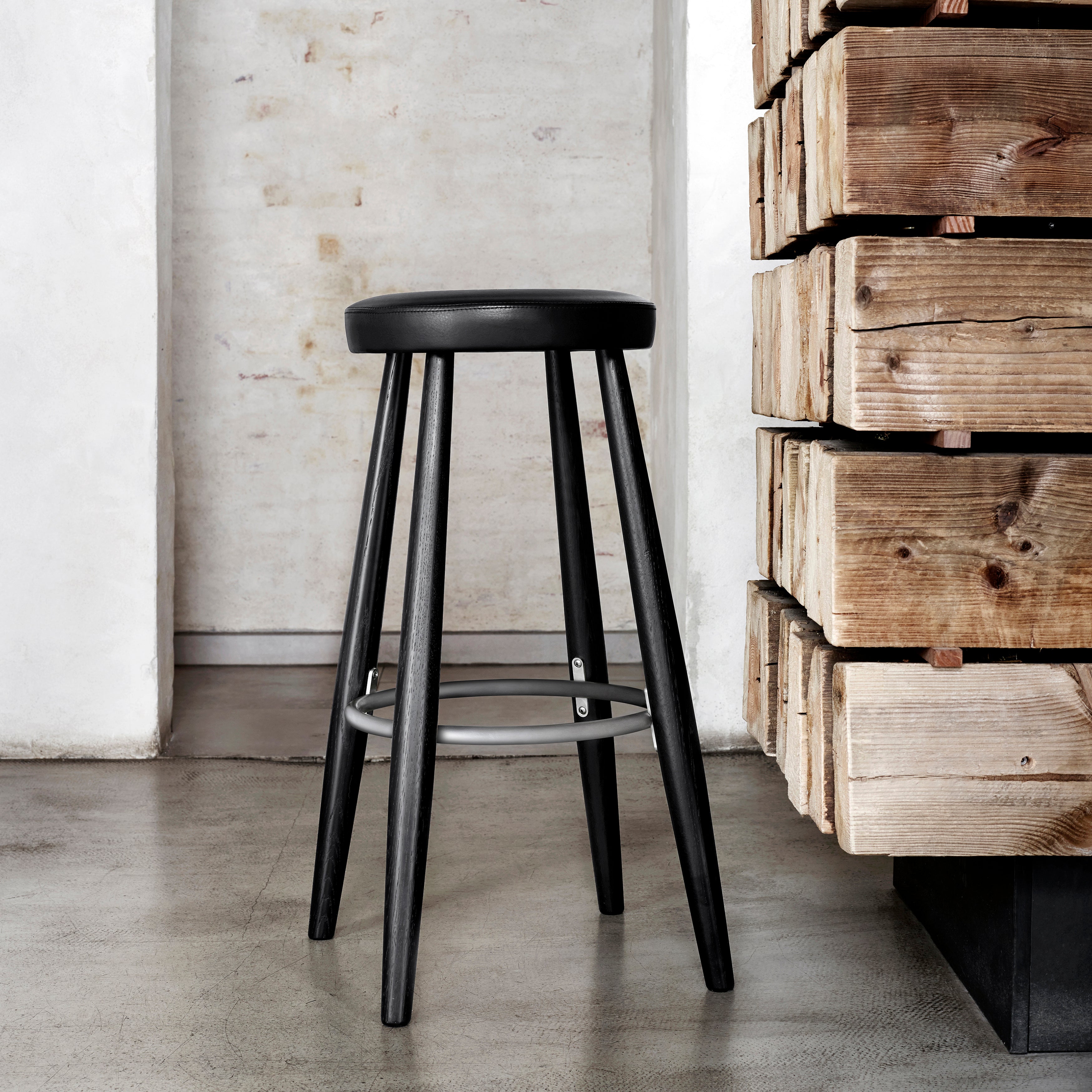 CH56 Bar + CH58 Counter Stool