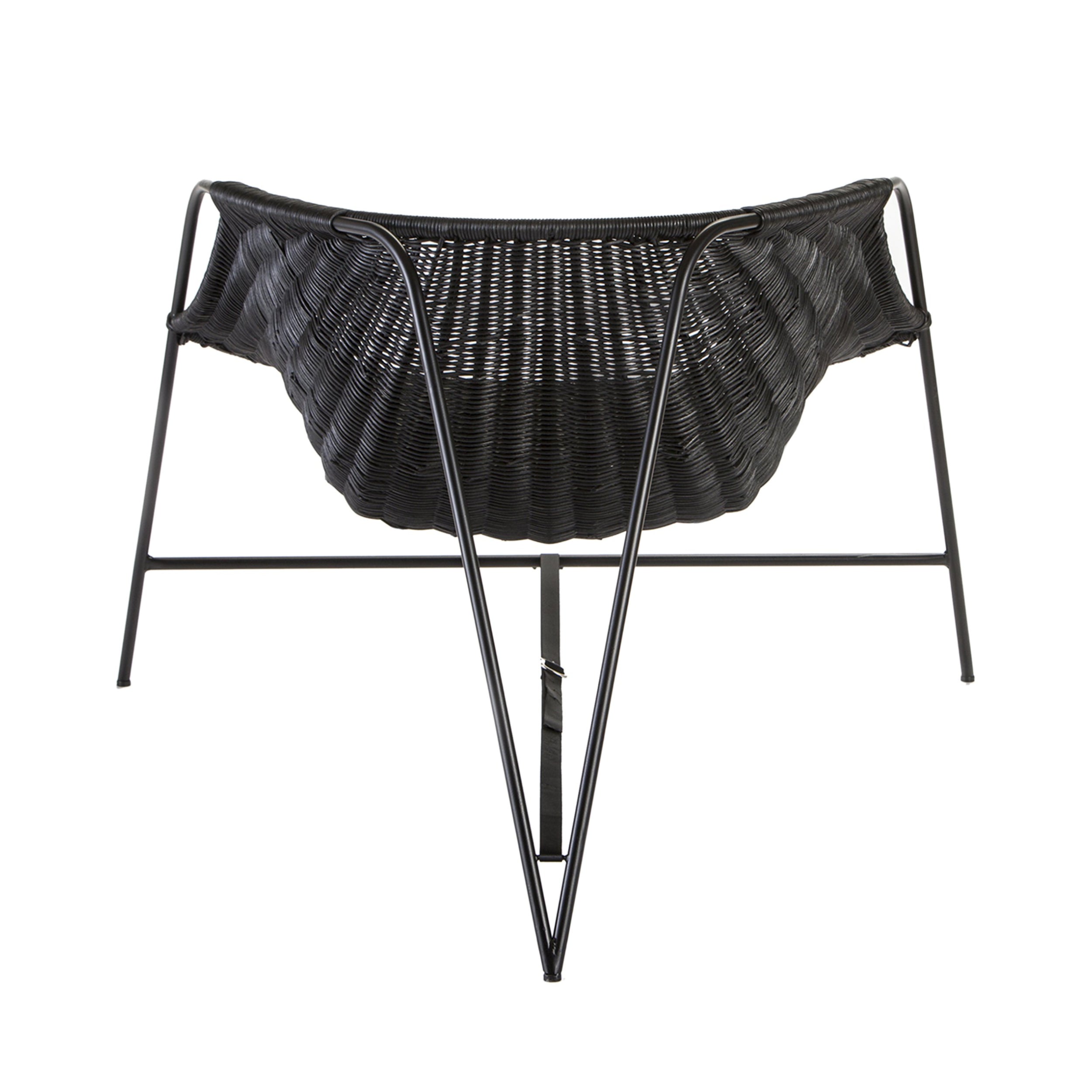 Coqueta Armchair: Black