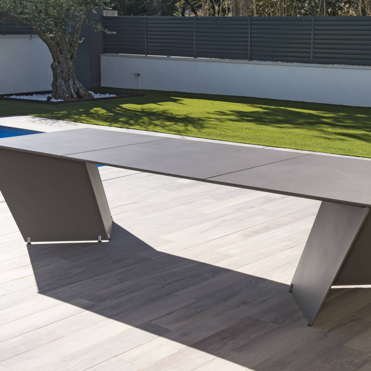 Angle Dining Table